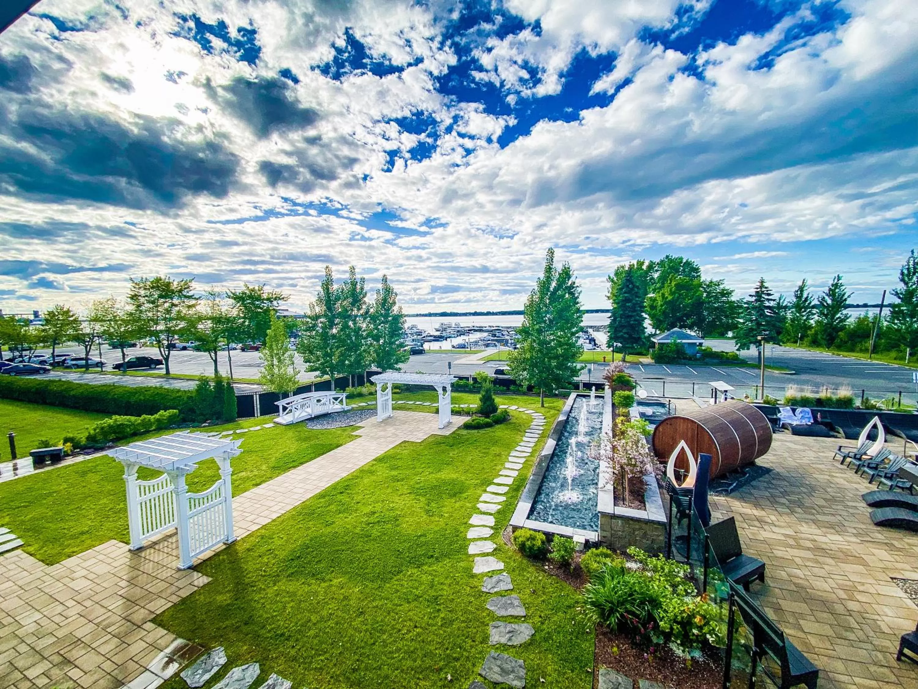 Property building in Hotel de la Rive