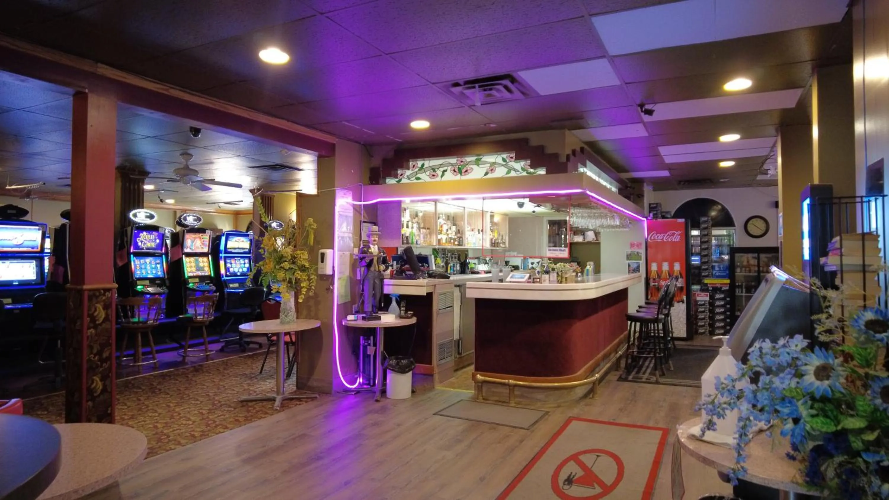 Lounge or bar in Sundre Motor Inn
