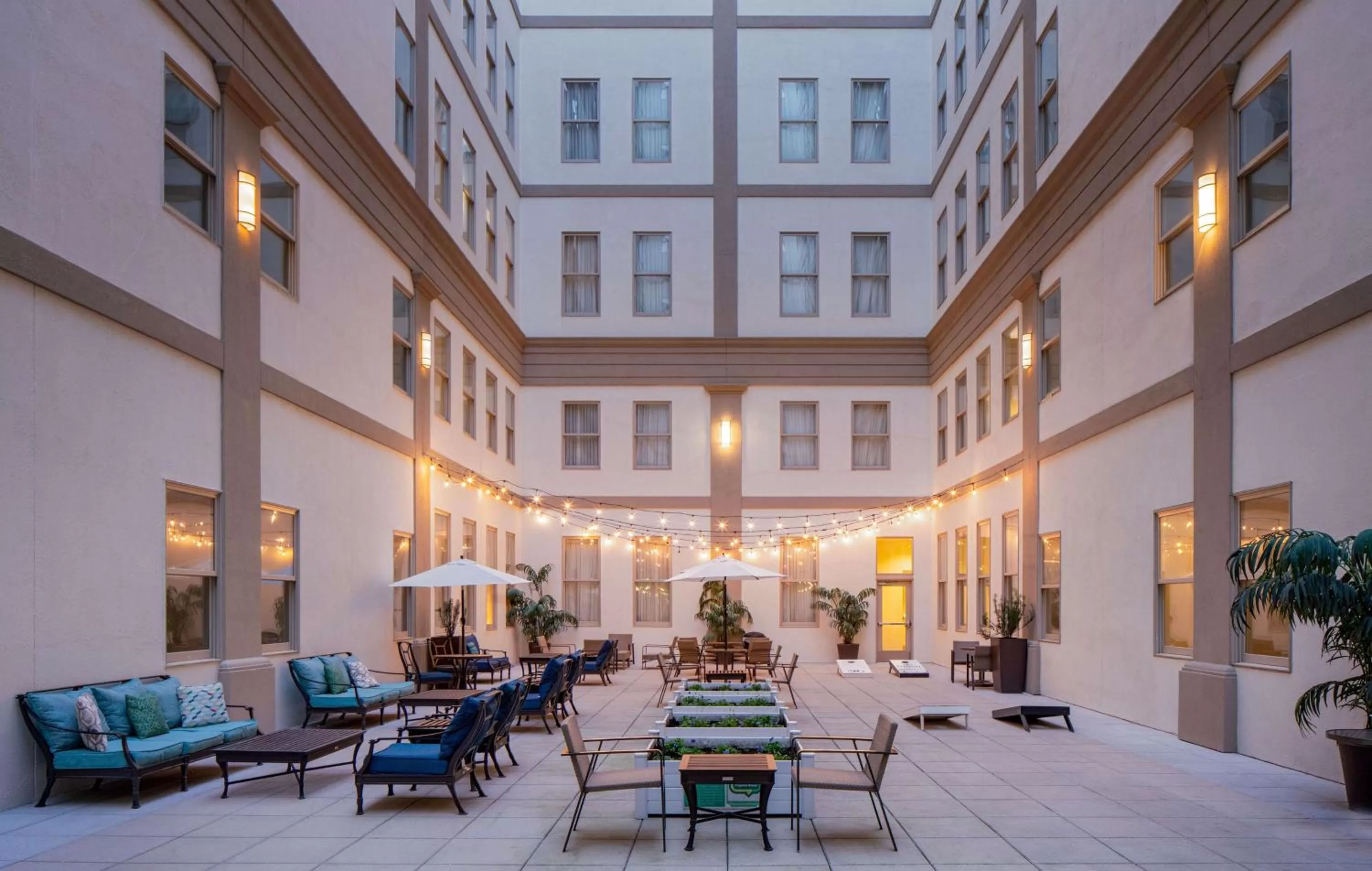 Inner courtyard view in Hilton Richmond Downtown