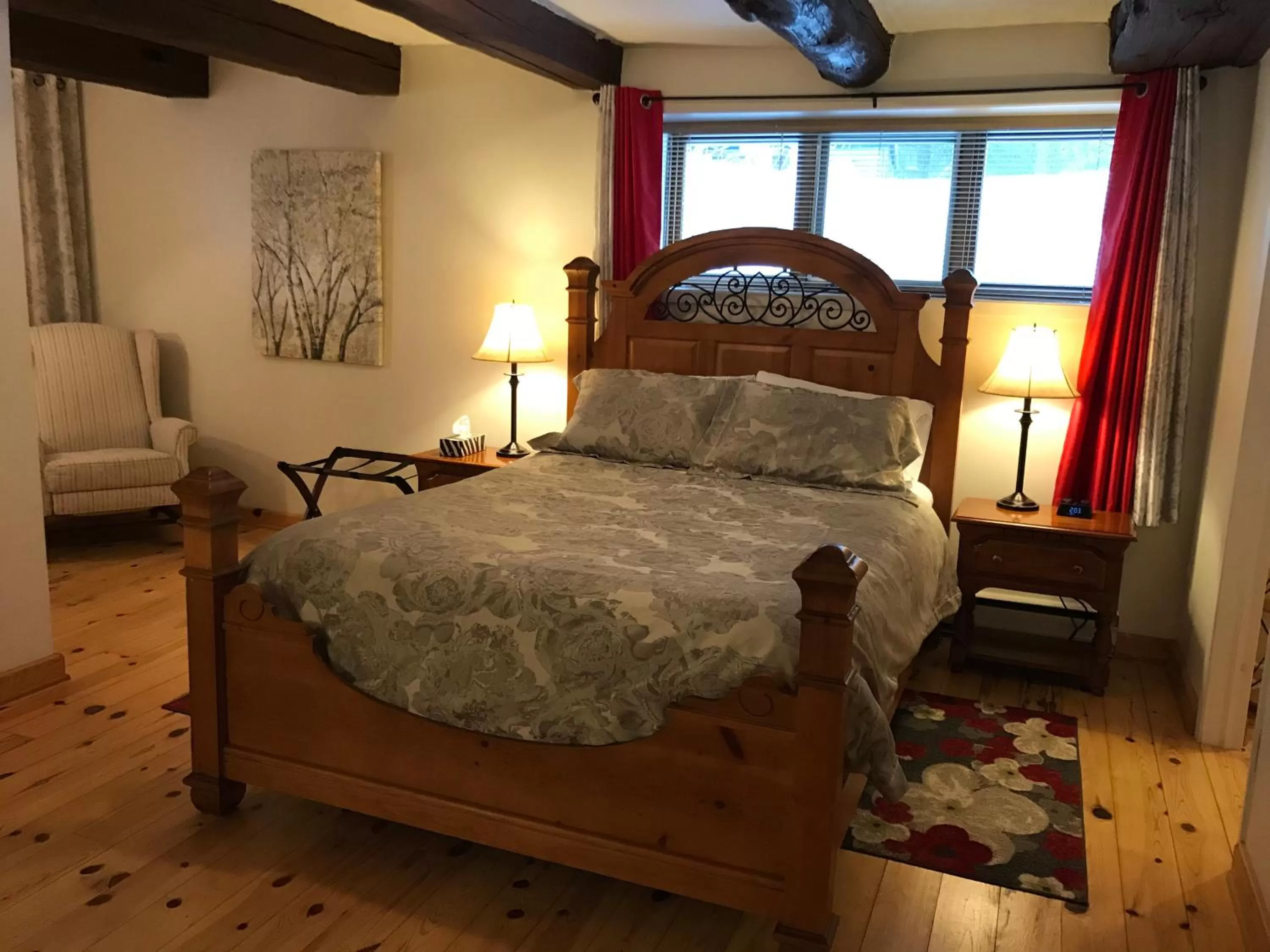 Queen Room in La Grange Country Inn