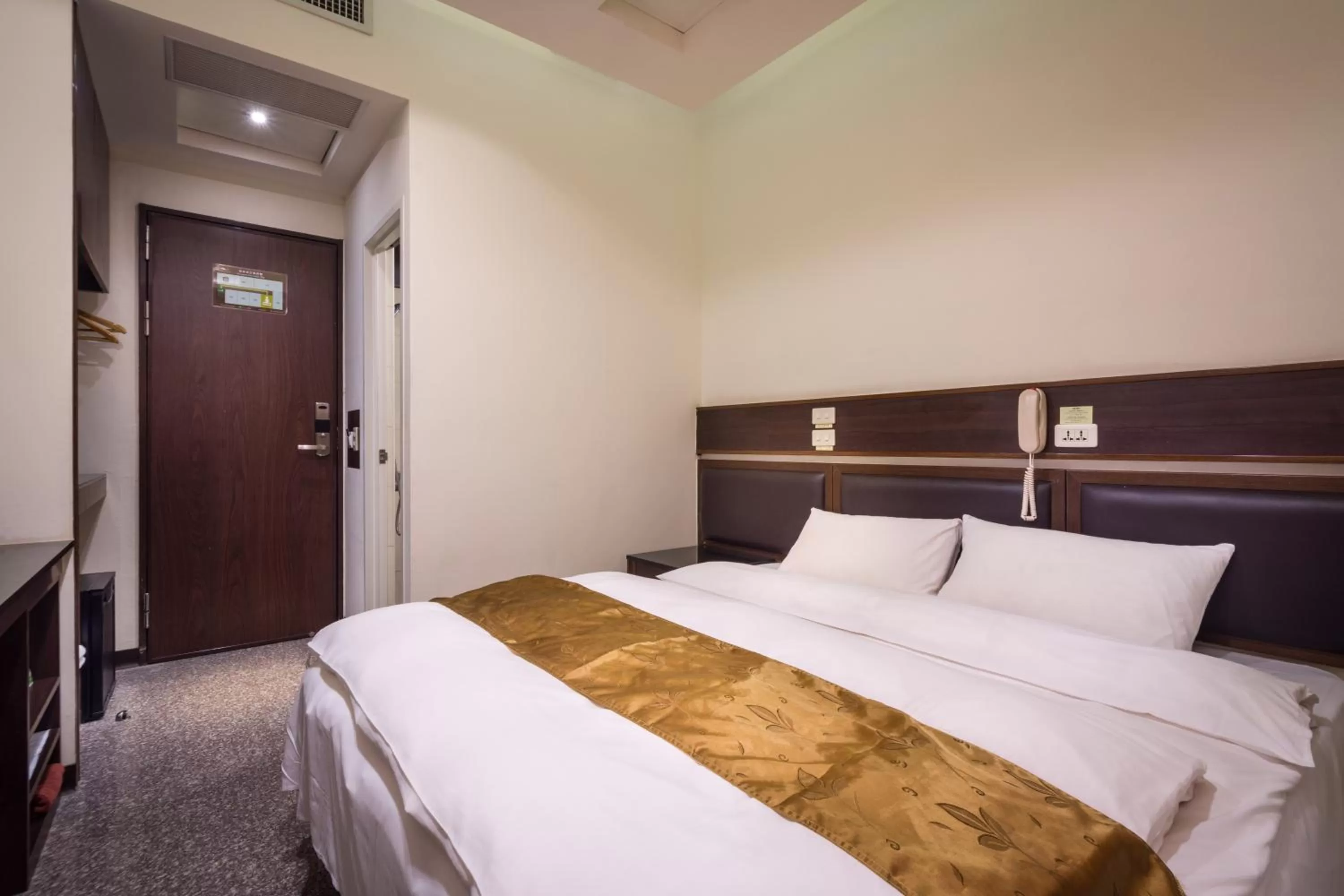 bunk bed, Bed in Twinstar Hotel