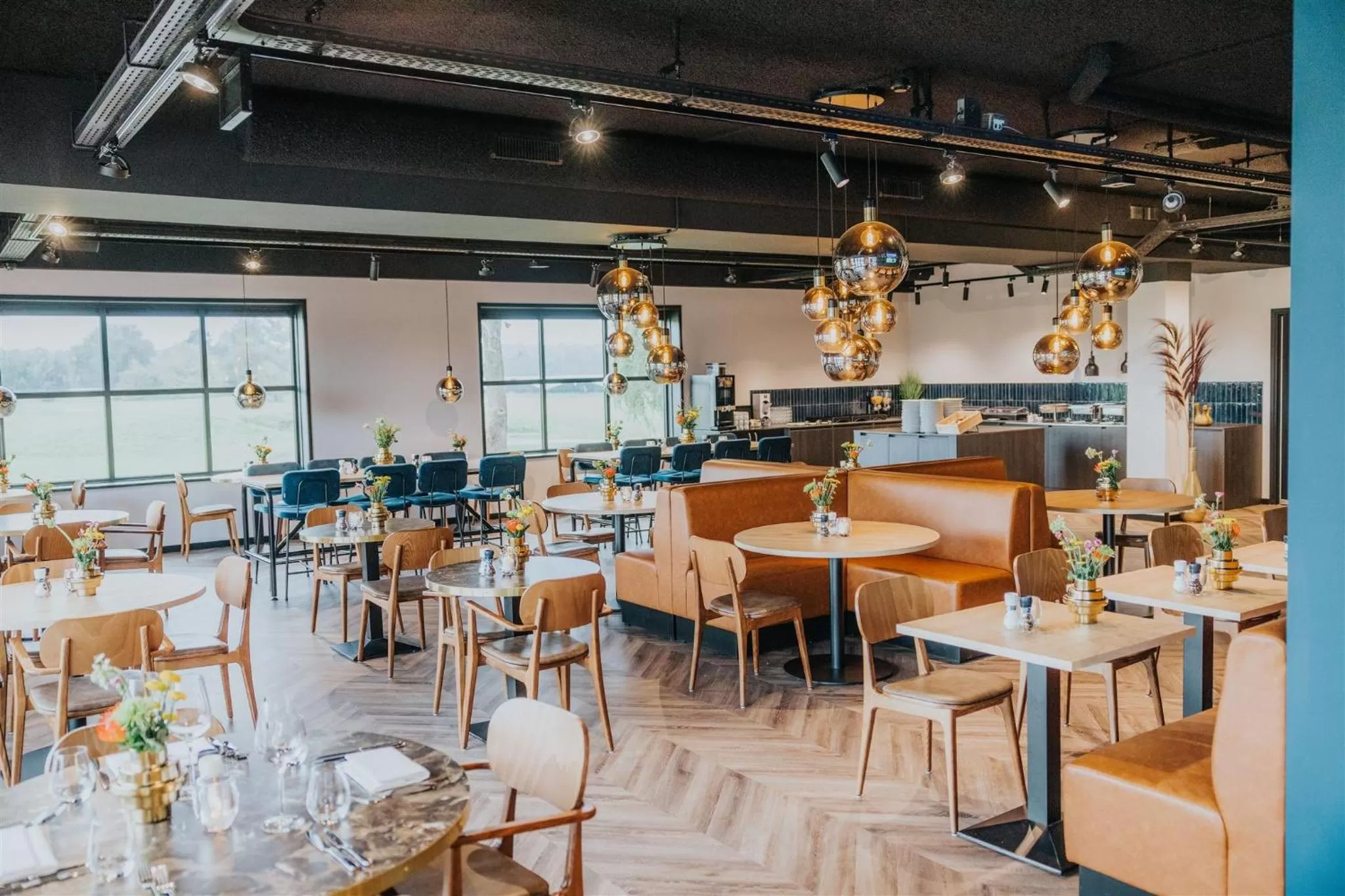 Restaurant/places to eat in Hotel Sportsbar & Brasserie Dorhout Mees