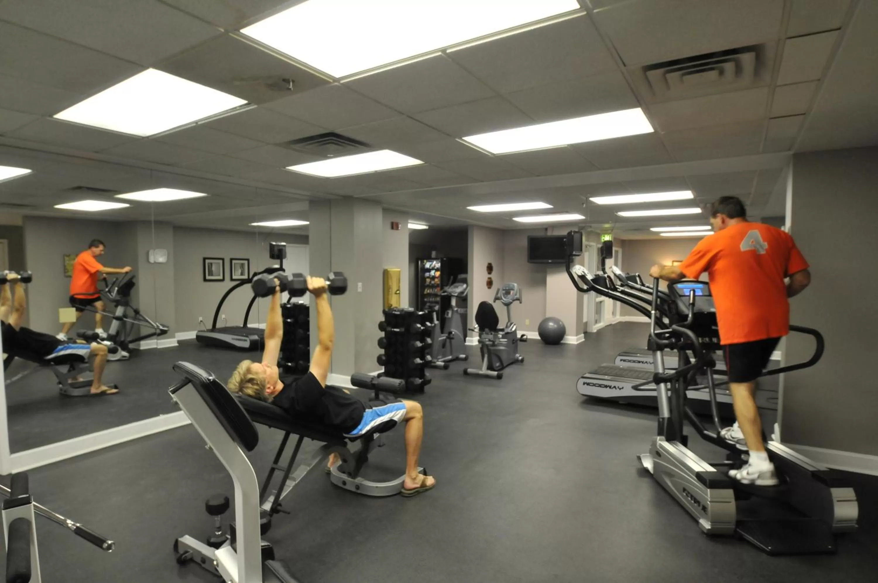 Fitness centre/facilities in Magnolia Hotel Omaha