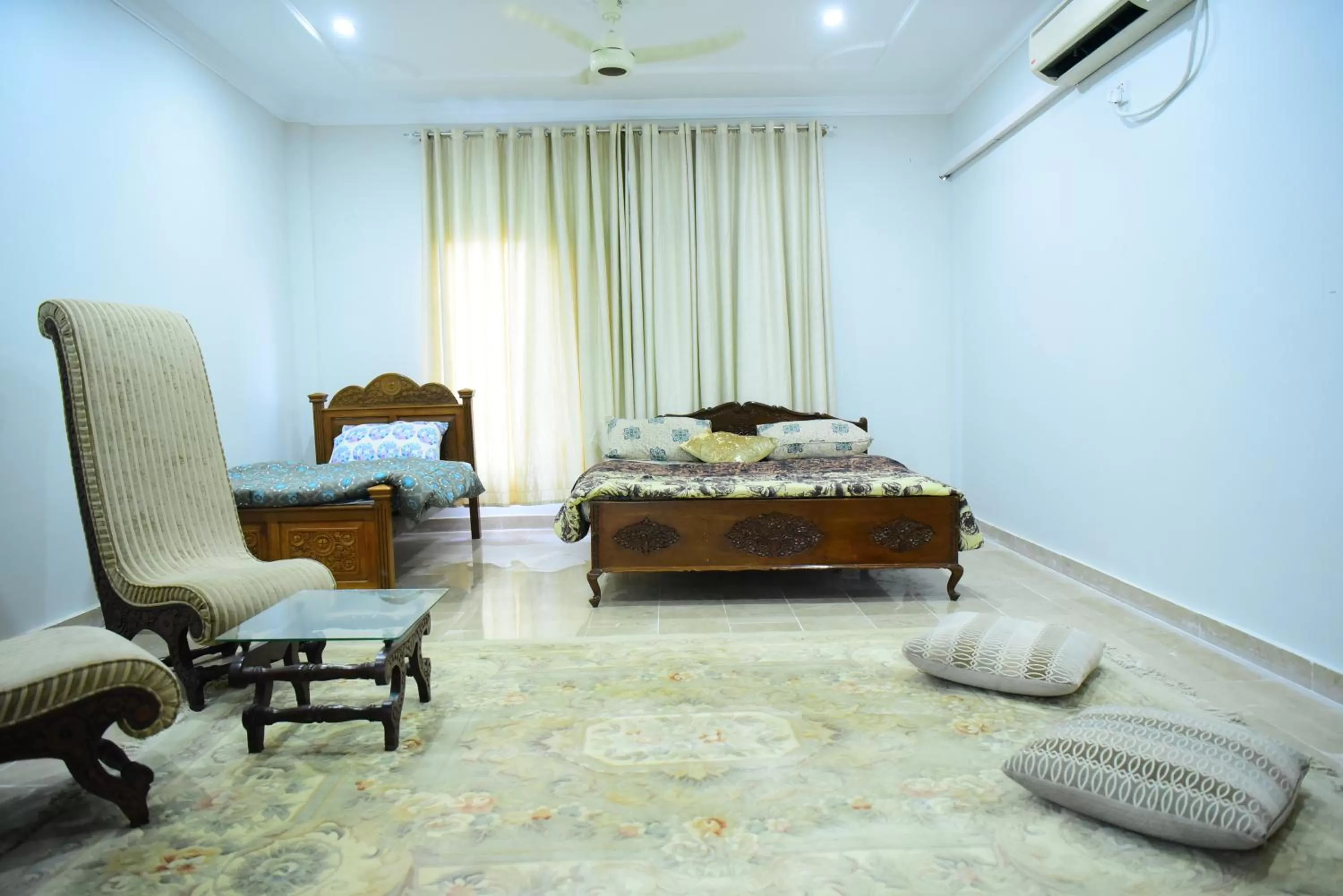 Bed in Srinagar Homes