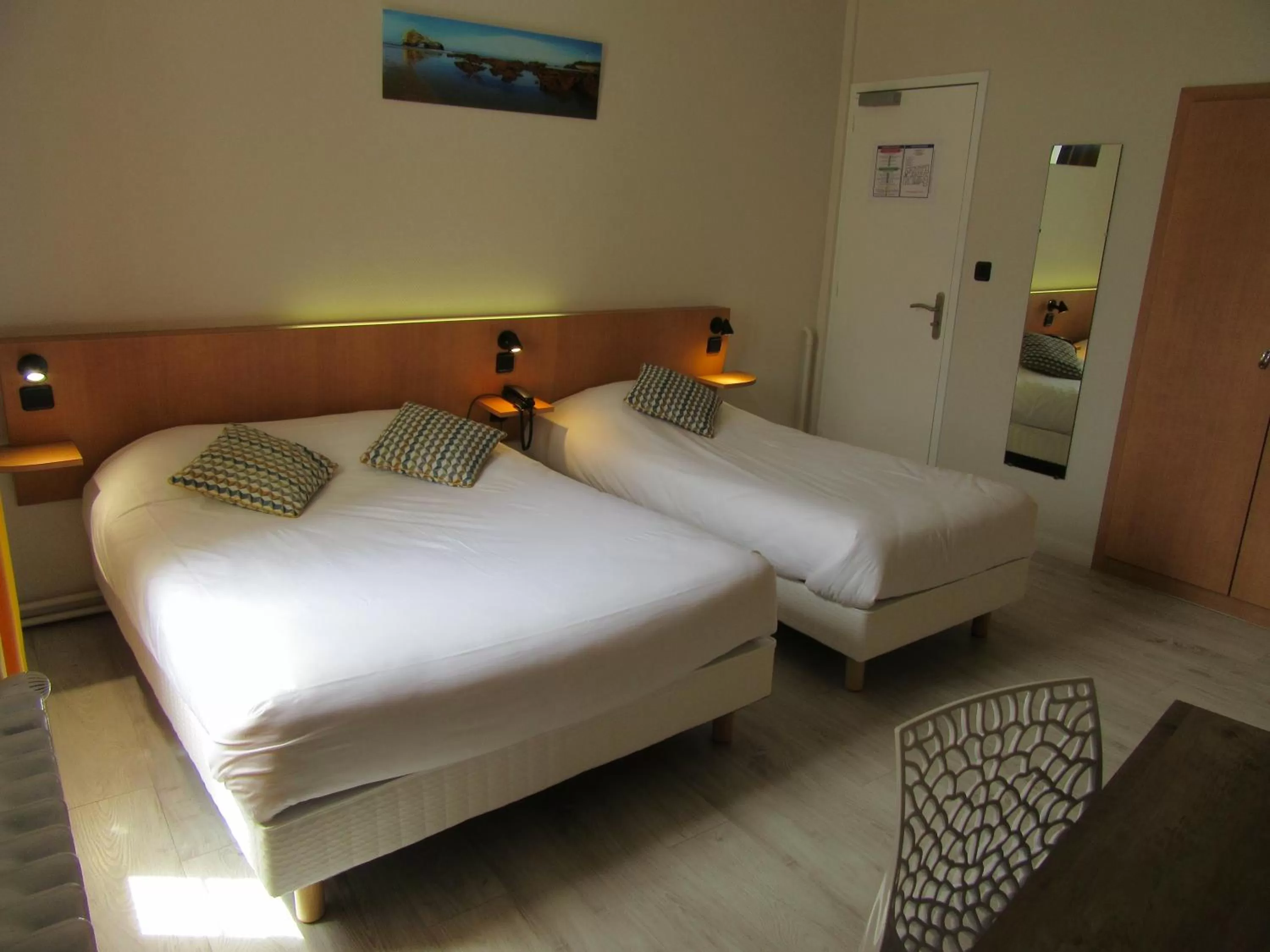 Bed in Hotel de France