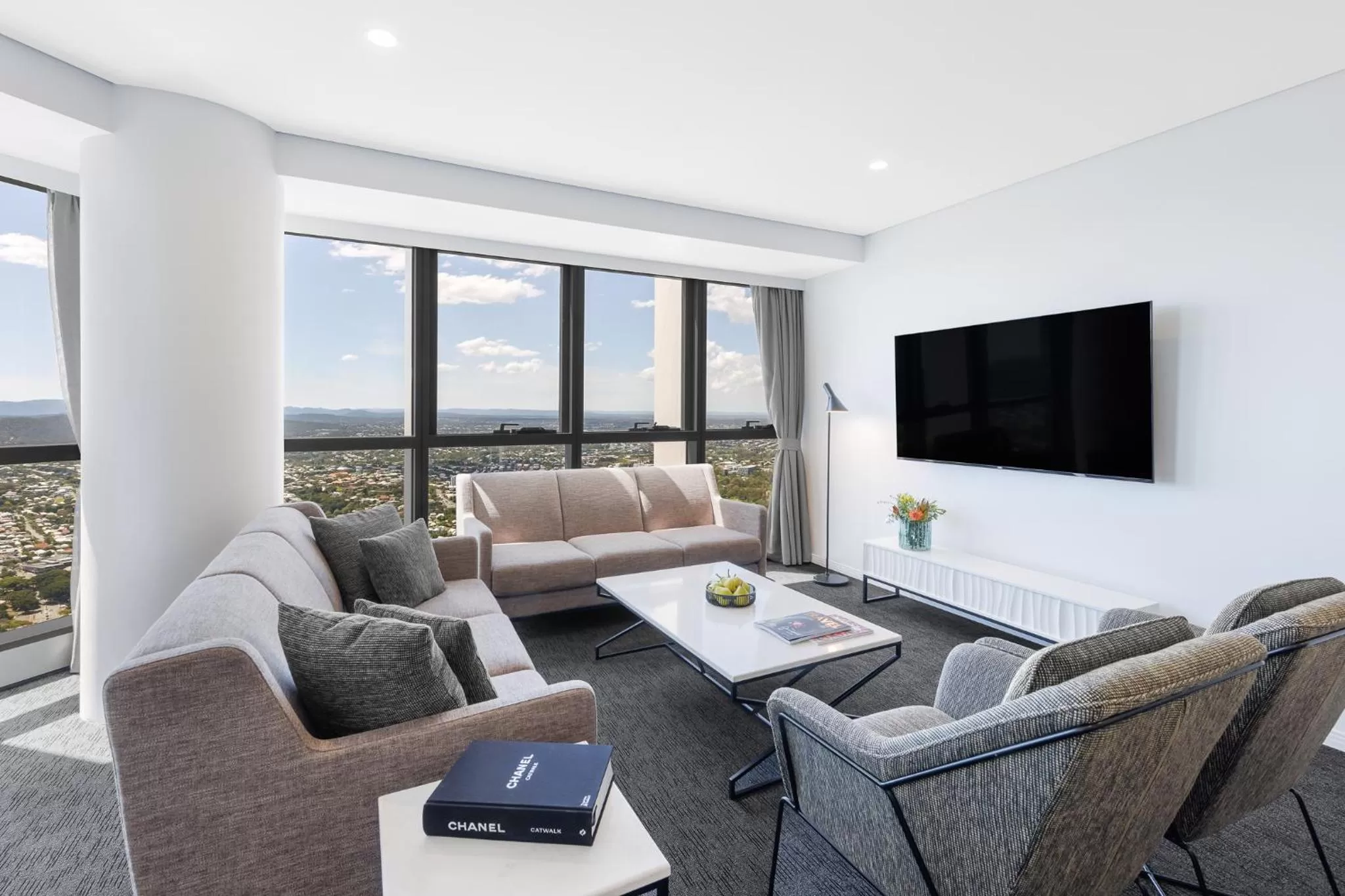 TV and multimedia in Meriton Suites Herschel Street, Brisbane
