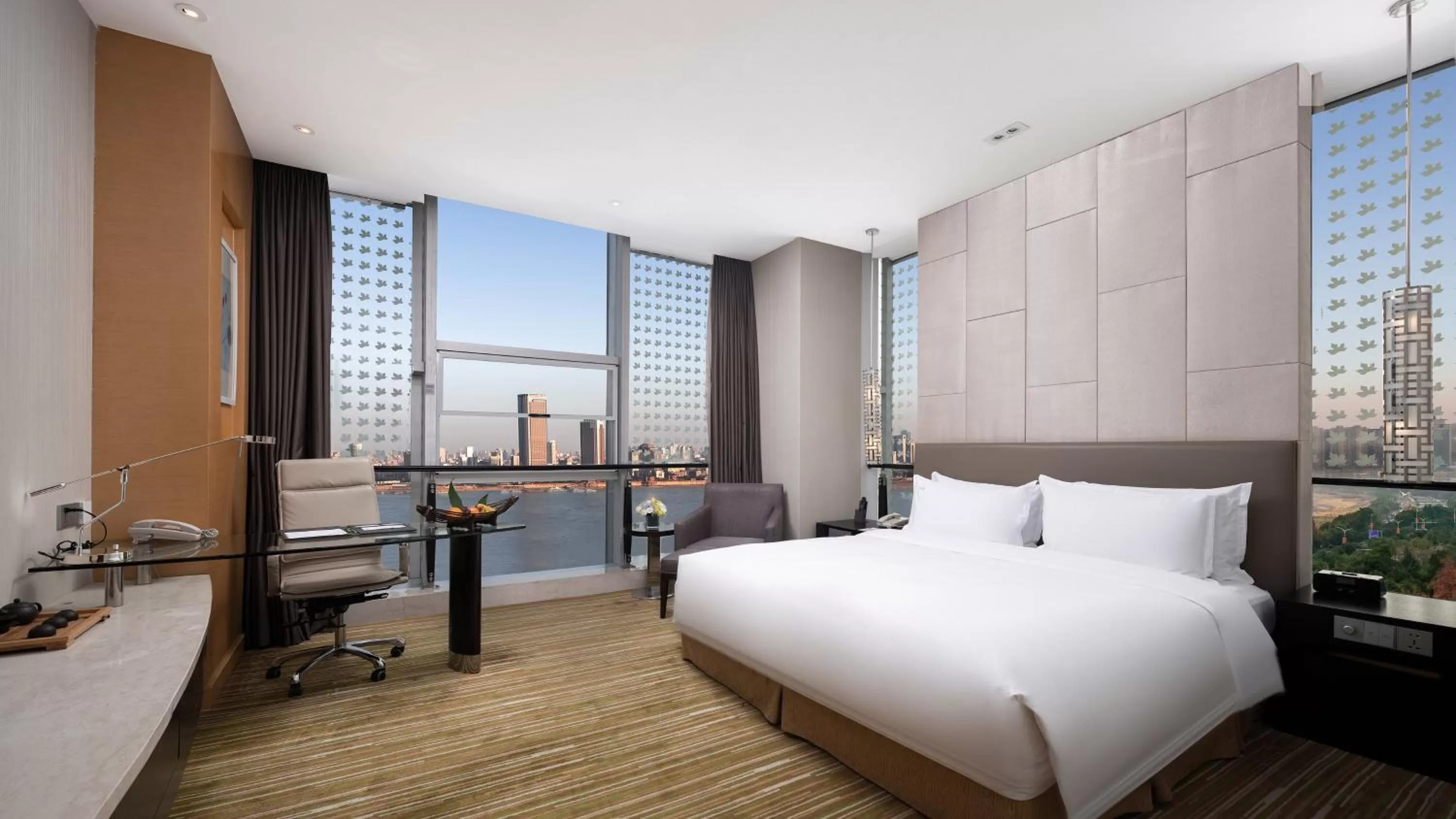 Photo of the whole room, Bed in Holiday Inn Nanchang Riverside by IHG