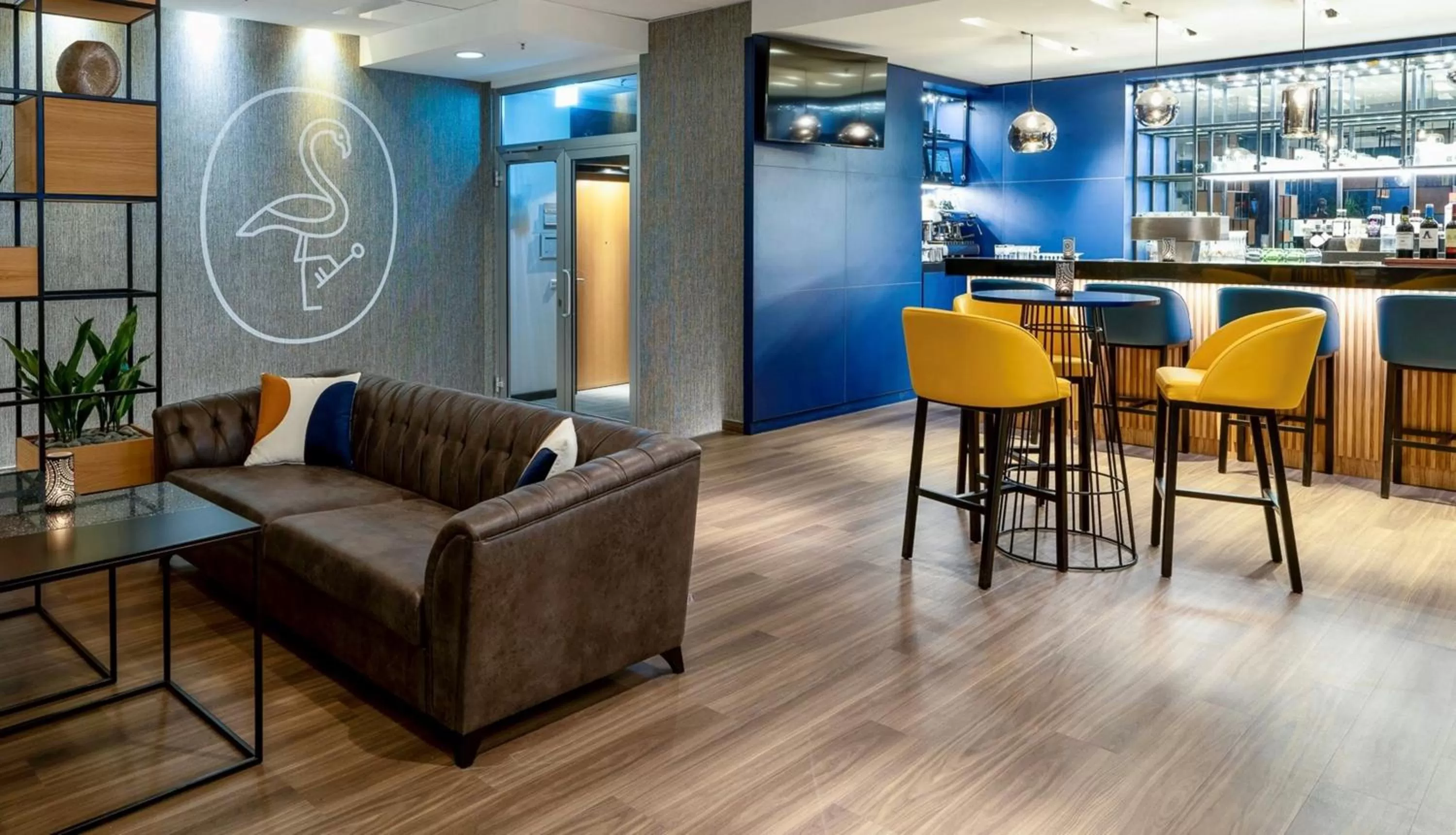 Lounge or bar in voco Dusseldorf Seestern by IHG
