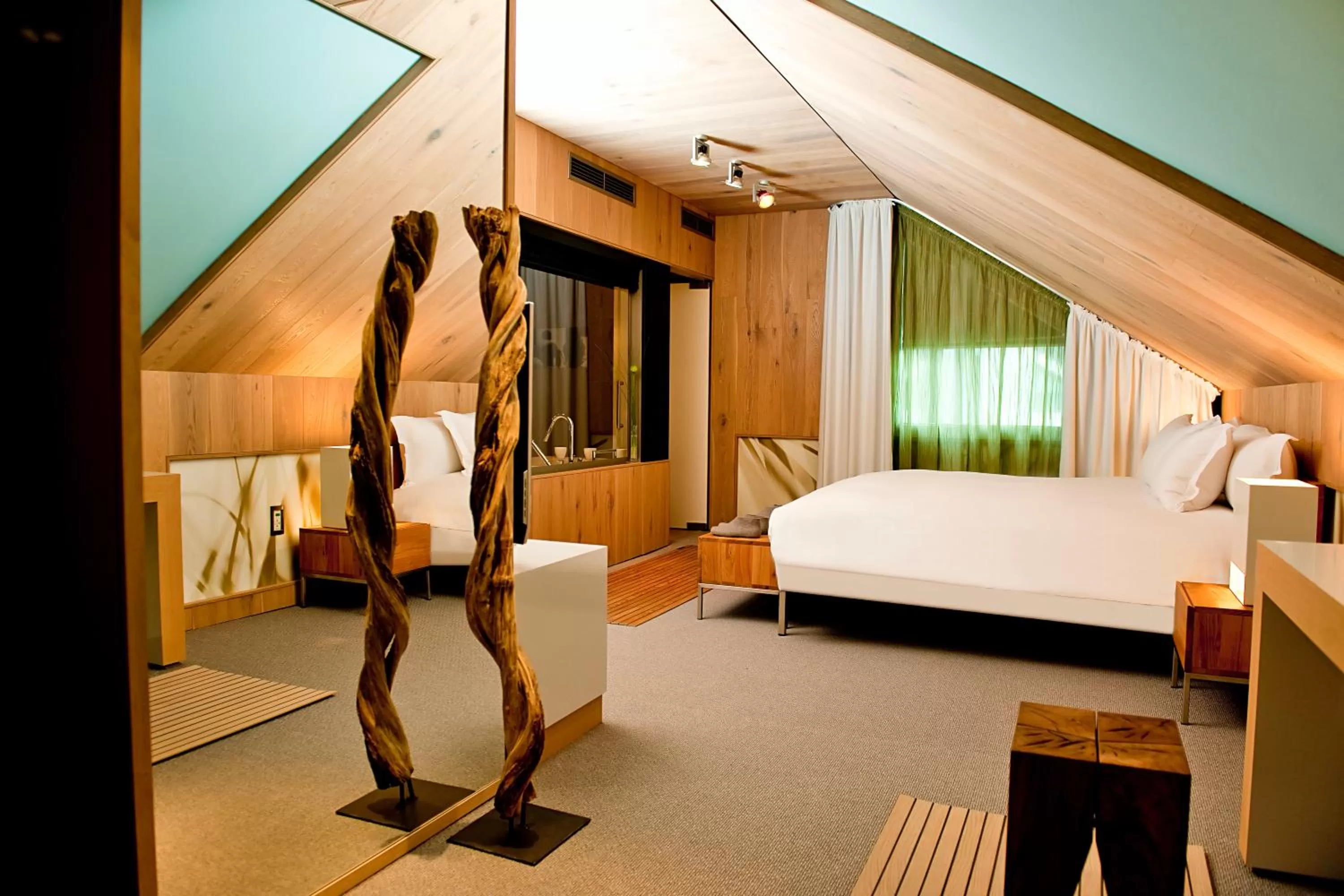 Photo of the whole room, Bed in Sofitel Munich Bayerpost