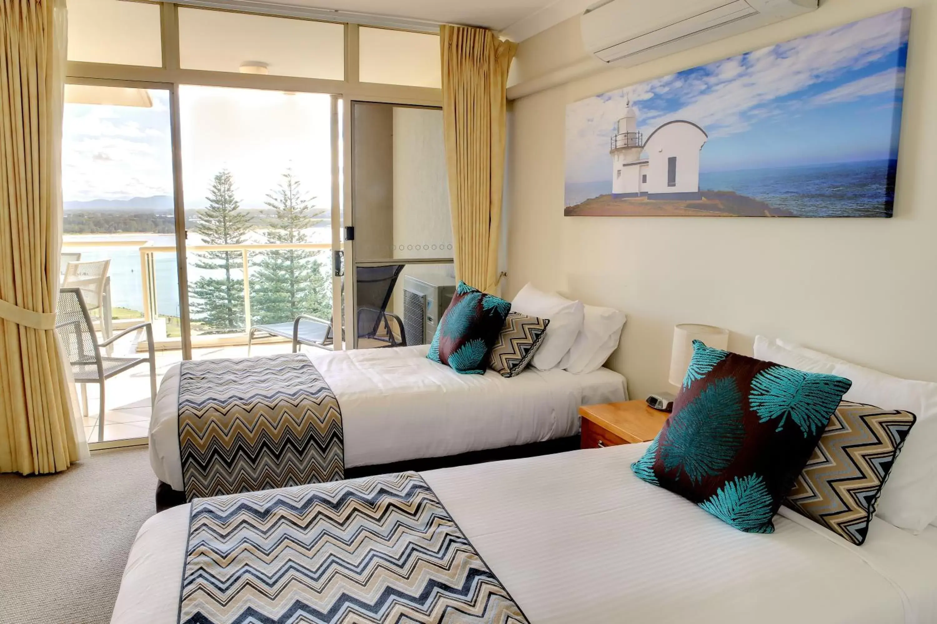 Two-Bedroom Apartment - Water View in Northpoint Apartments Two-Bedroom Apartment - Water View in Northpoint Apartments