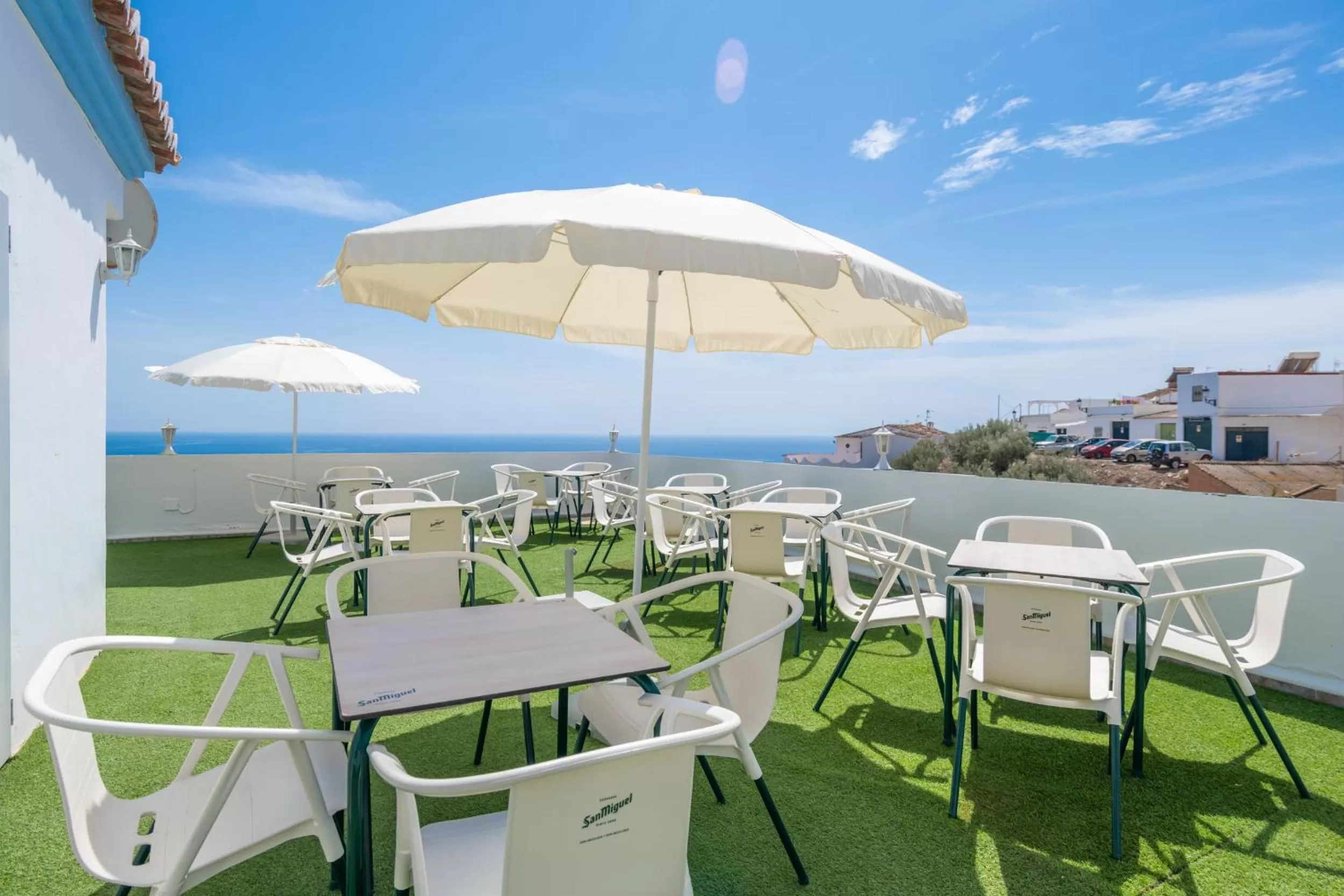 Balcony/Terrace in Apartahotel Playamaro by Dorobe