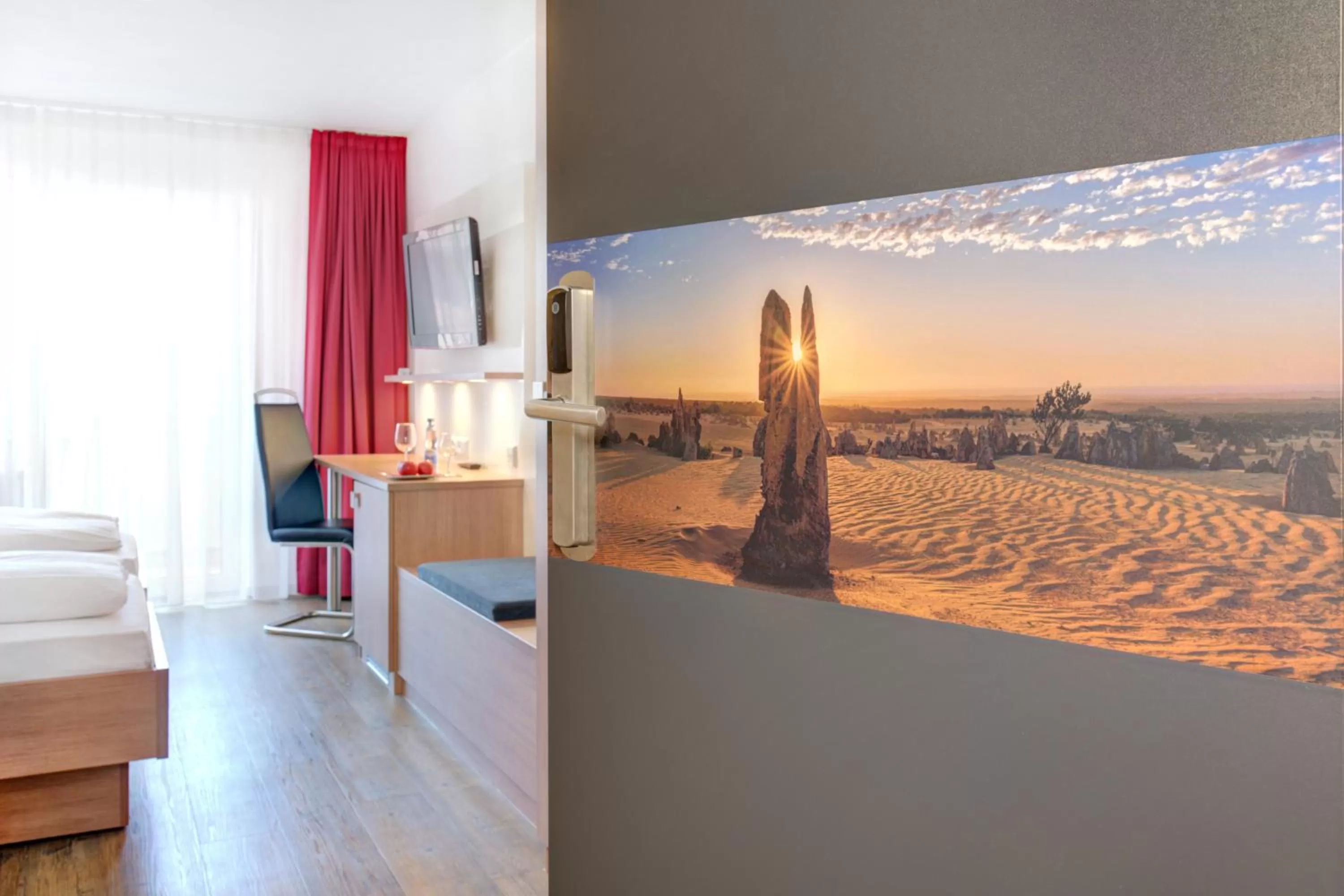 Photo of the whole room, Bed in Ambassador TheContinents