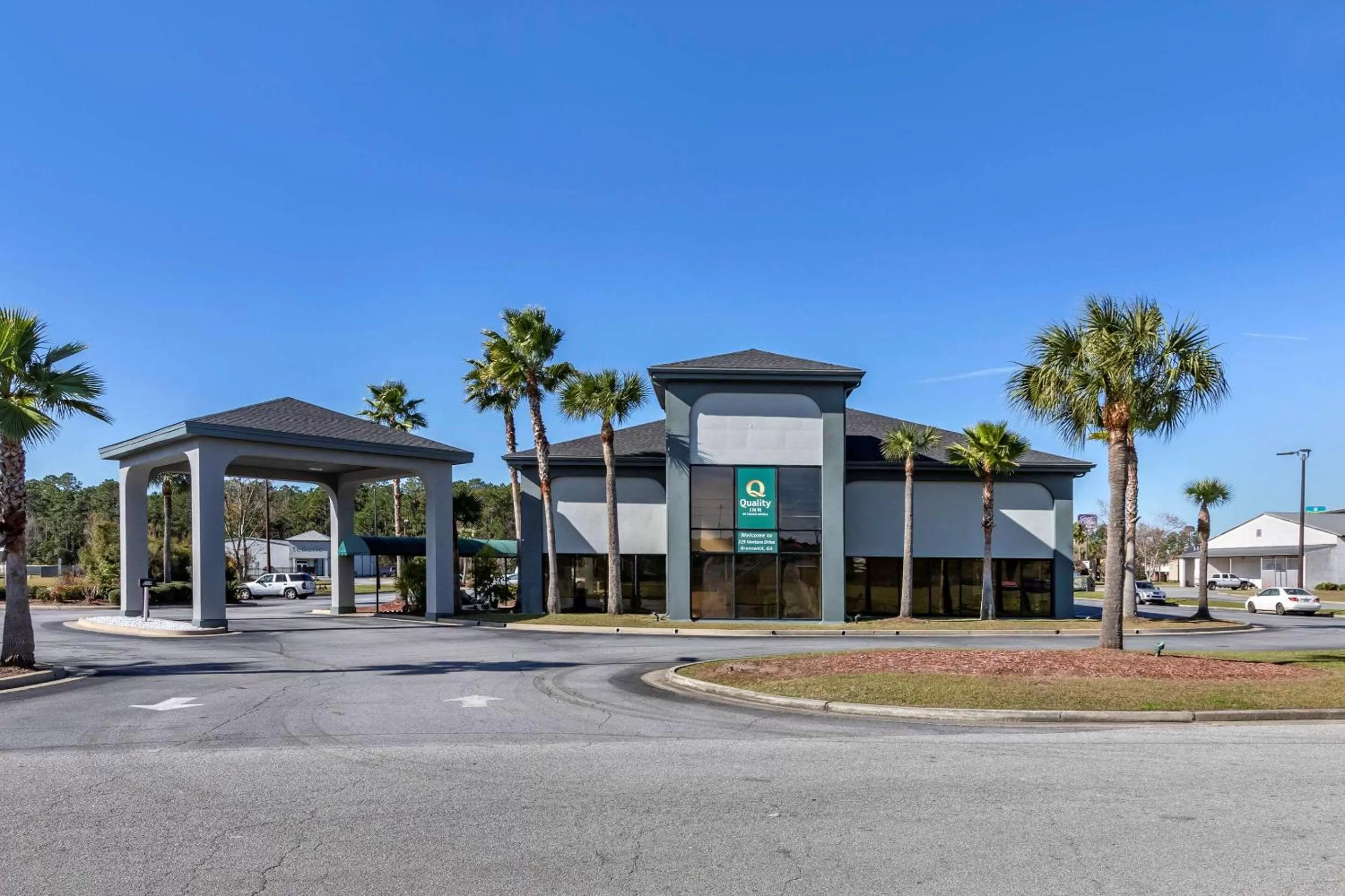 Property building in Quality Inn Brunswick