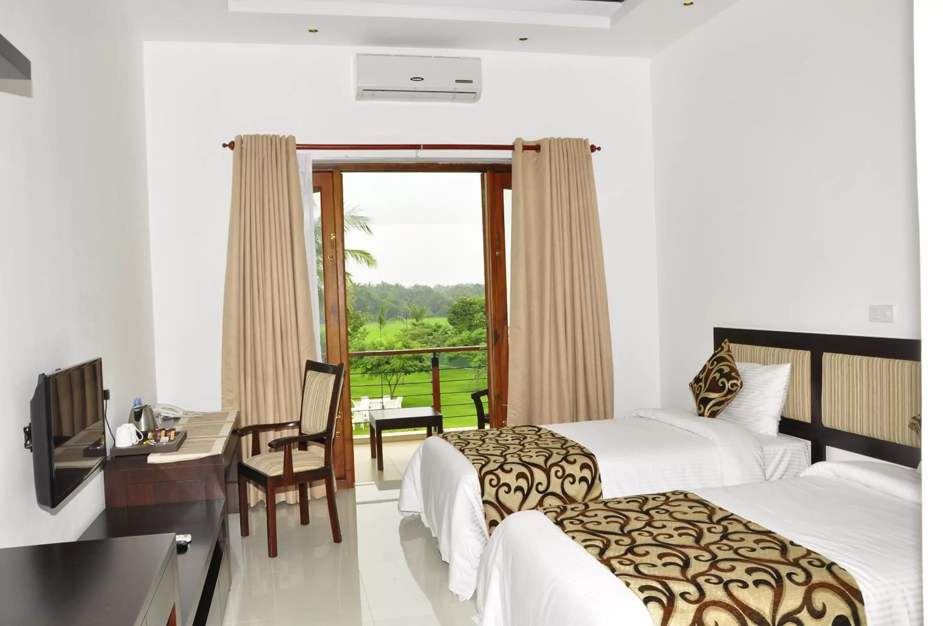 Deluxe Double or Twin Room with Garden View in Ruins Chaaya Hotel Deluxe Double or Twin Room with Garden View in Ruins Chaaya Hotel