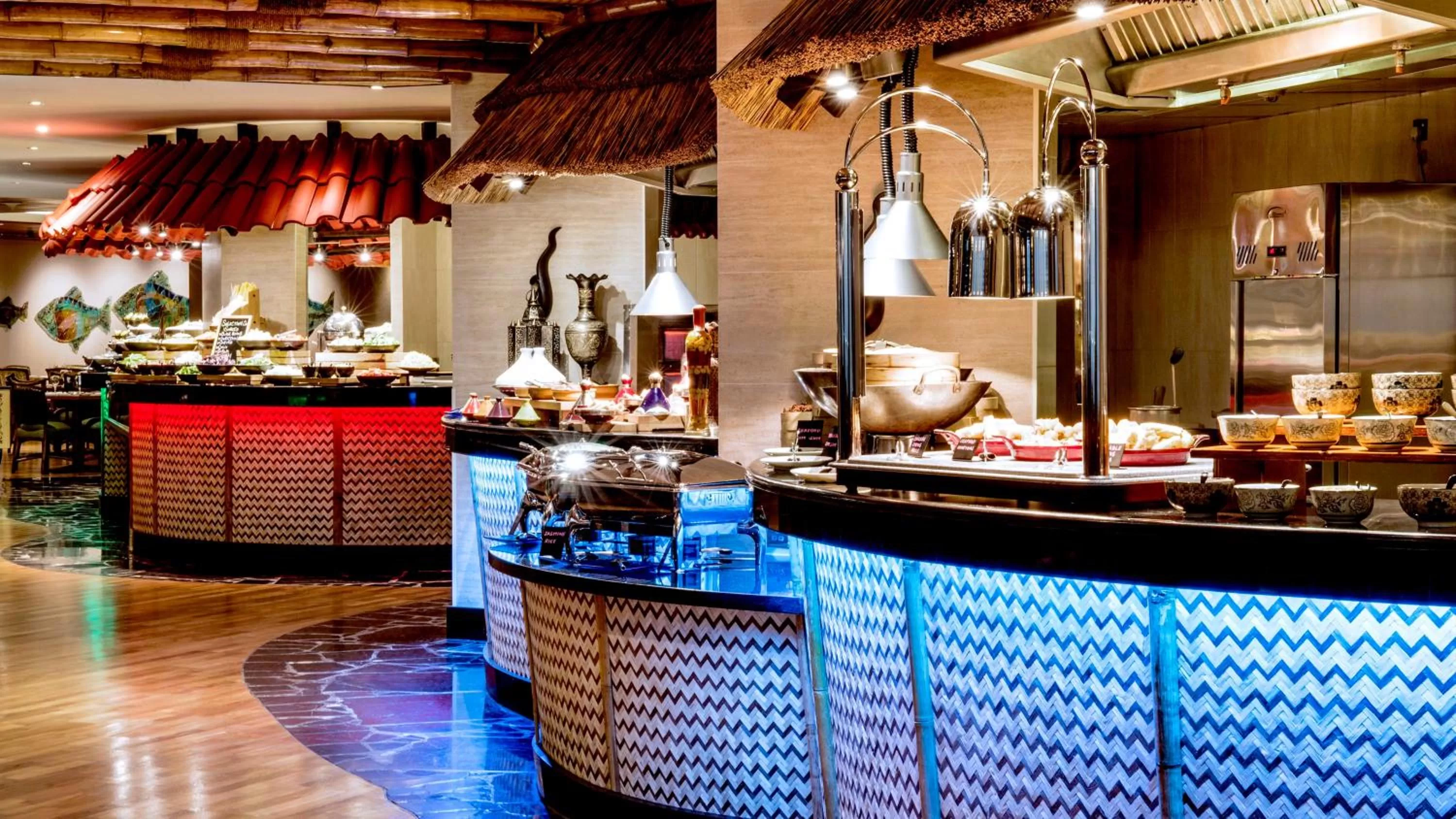 Restaurant/places to eat in Crowne Plaza Dubai Deira by IHG