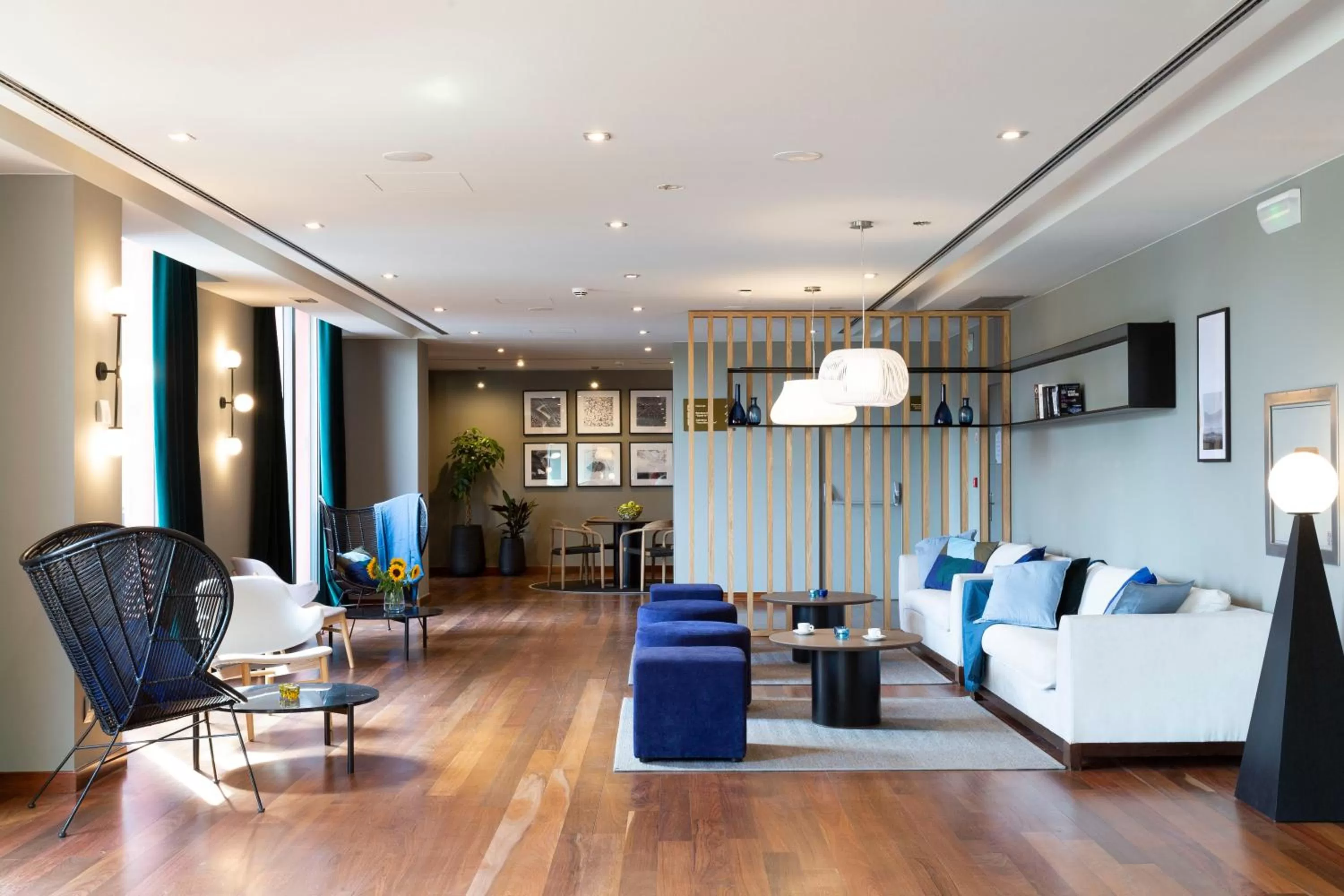 Lobby or reception in Dolce by Wyndham Barcelona Resort