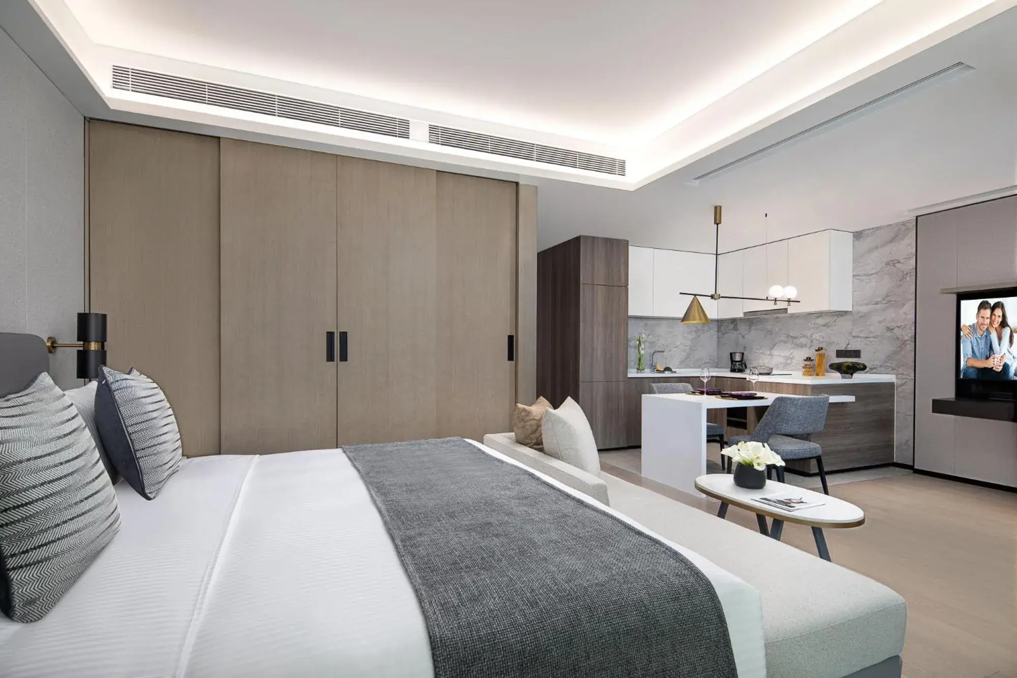 Deluxe Double Room with Bath in Ascott ICC Guangzhou Deluxe Double Room with Bath in Ascott ICC Guangzhou