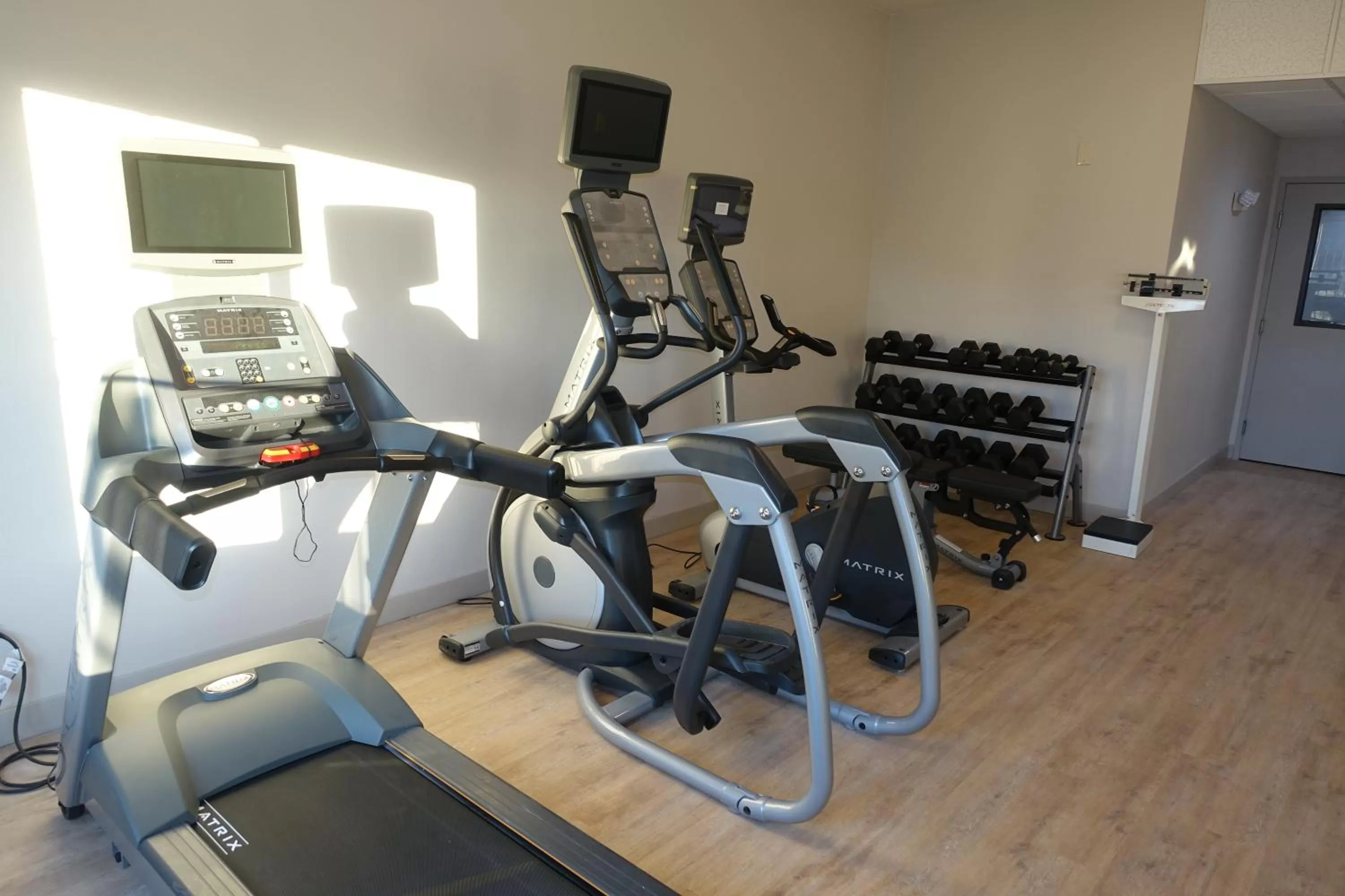 Fitness centre/facilities in Holiday Inn Express & Suites Brentwood
