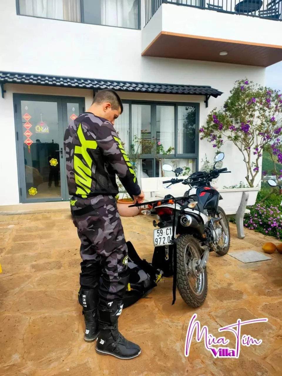 Facade/entrance in Mùa Tím Villa