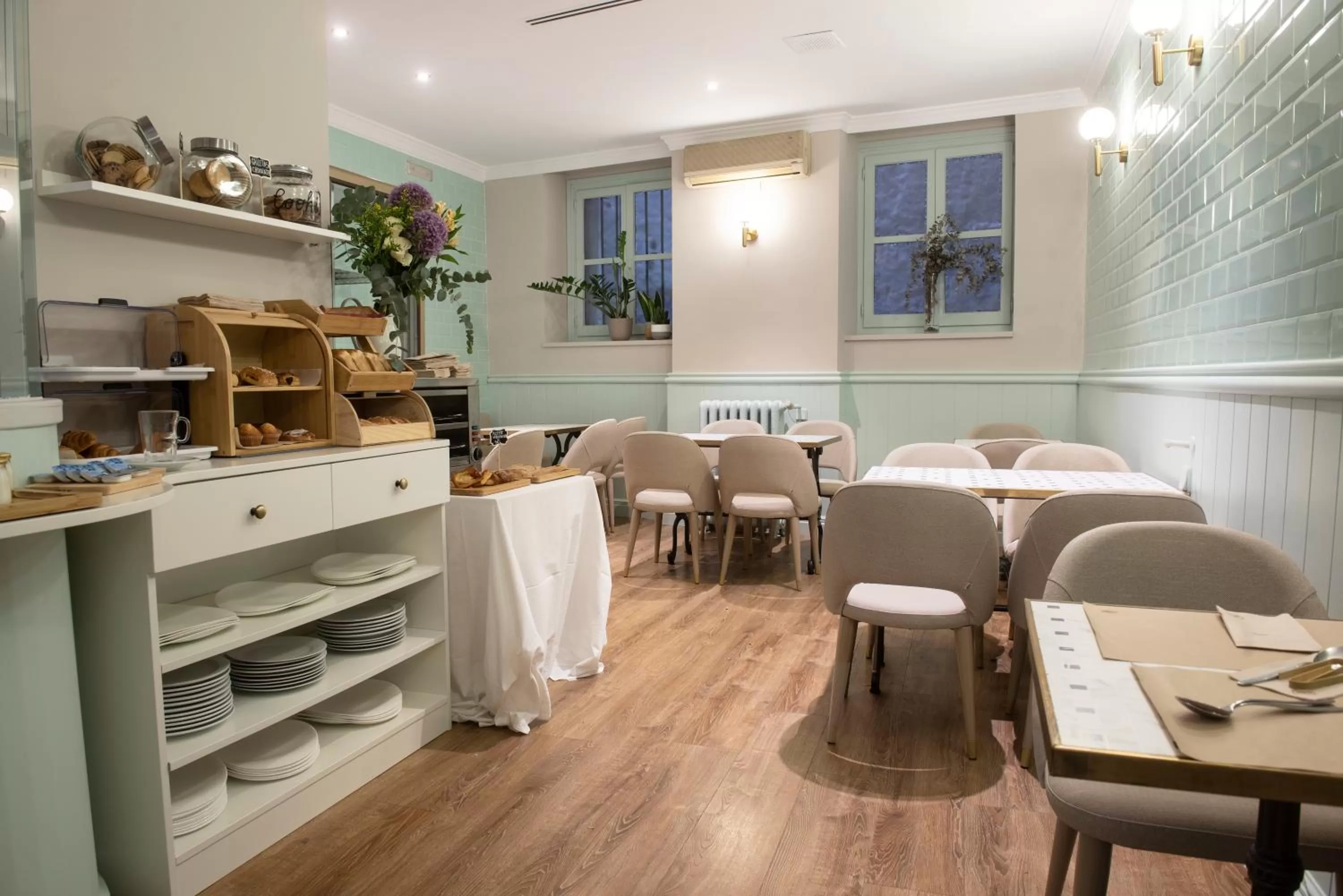 Buffet breakfast in Hotel Infanta Isabel by Recordis Hotels