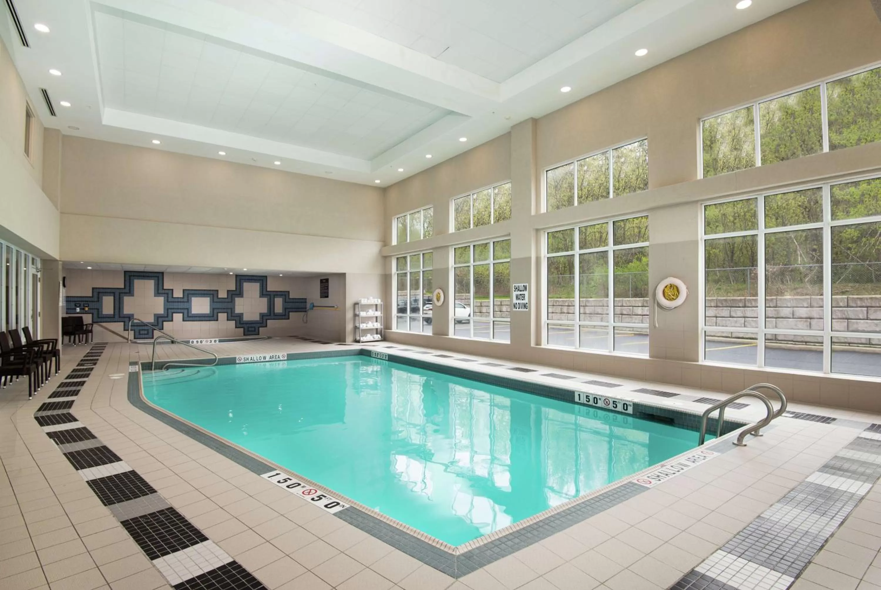 Pool view in Hampton Inn & Suites by Hilton Barrie