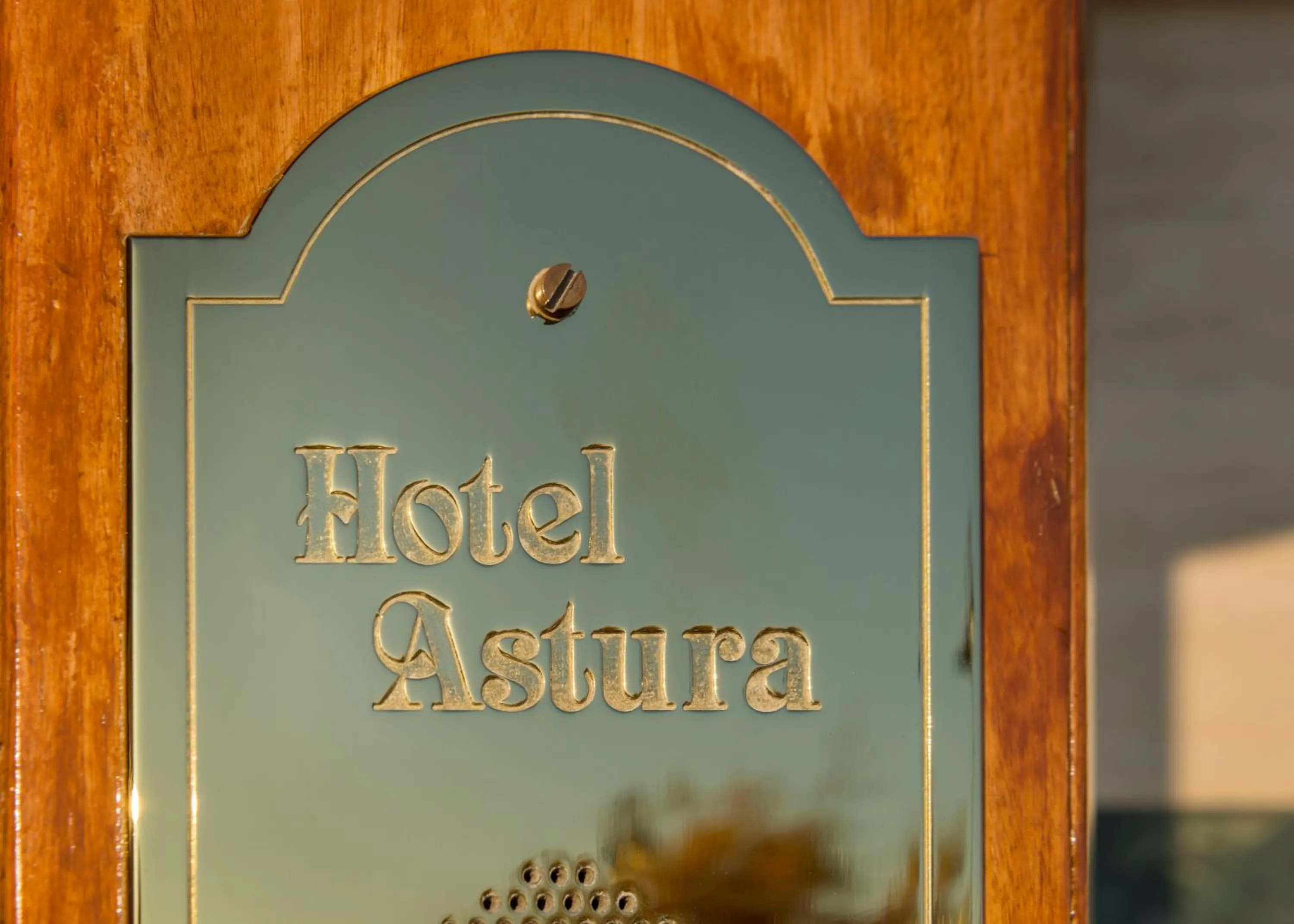 Decorative detail in Astura Palace Hotel