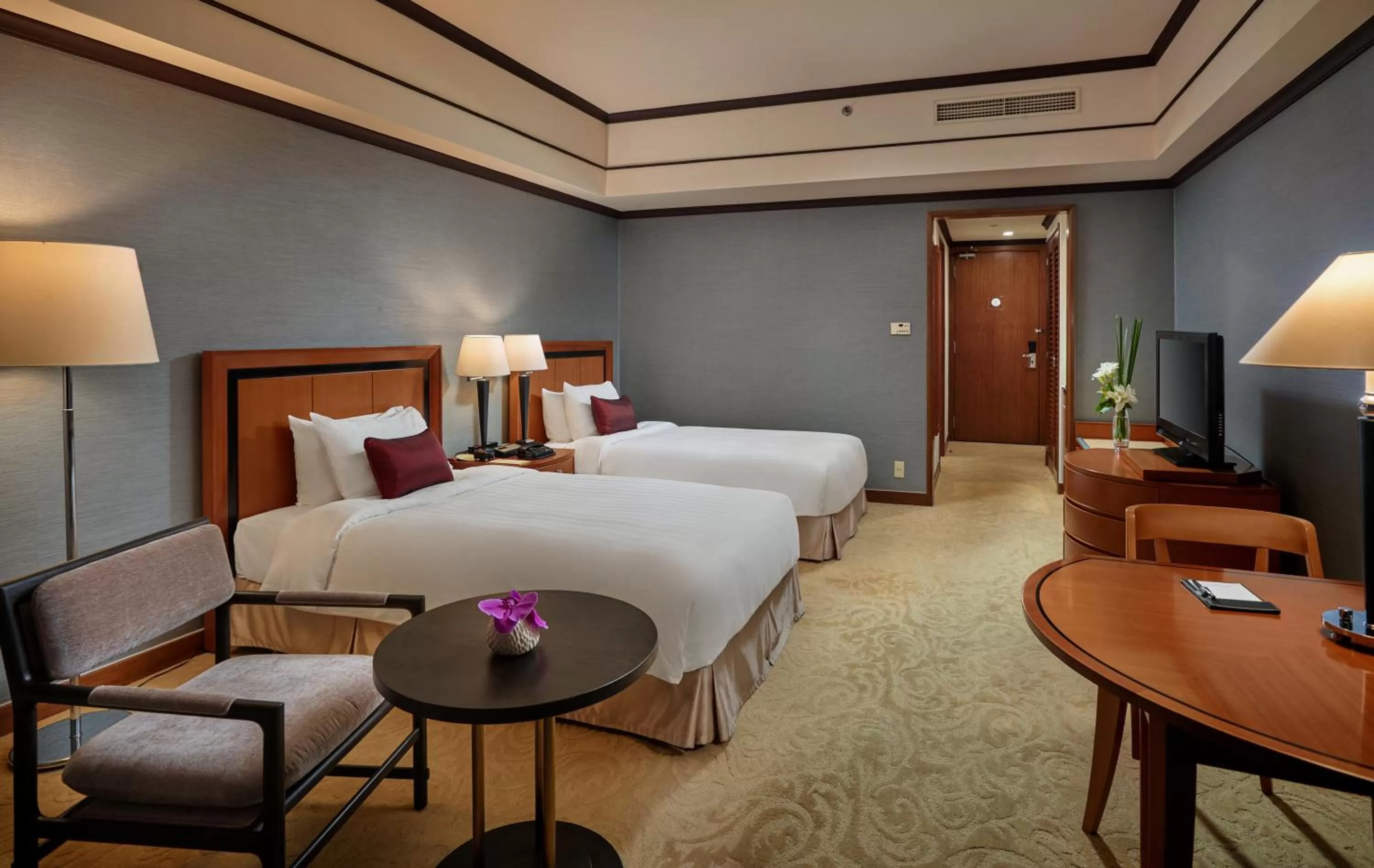 Photo of the whole room, Bed in Hôtel du Parc Hanoï