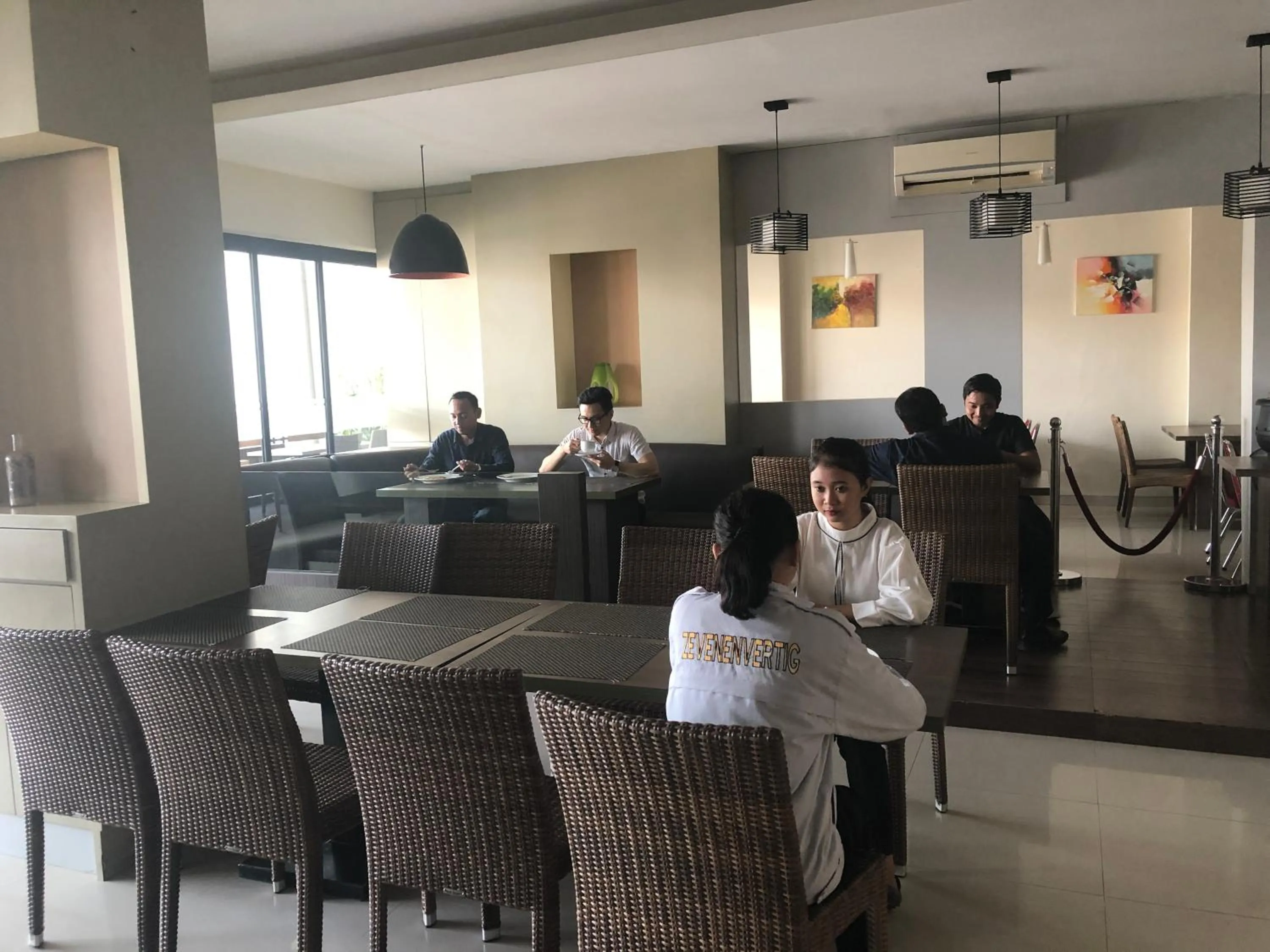 Breakfast in Harlys Residence