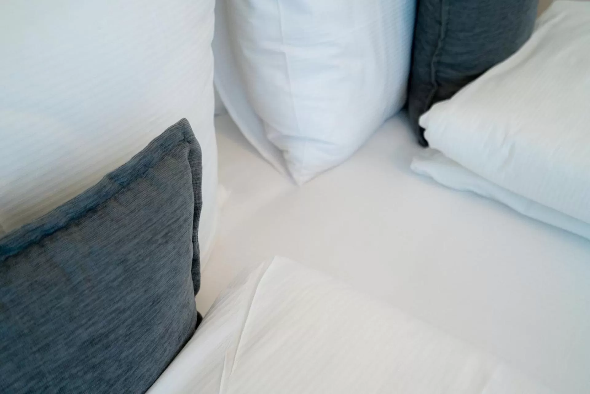 Bed in Vienna Residence, Marina Tower - Danube