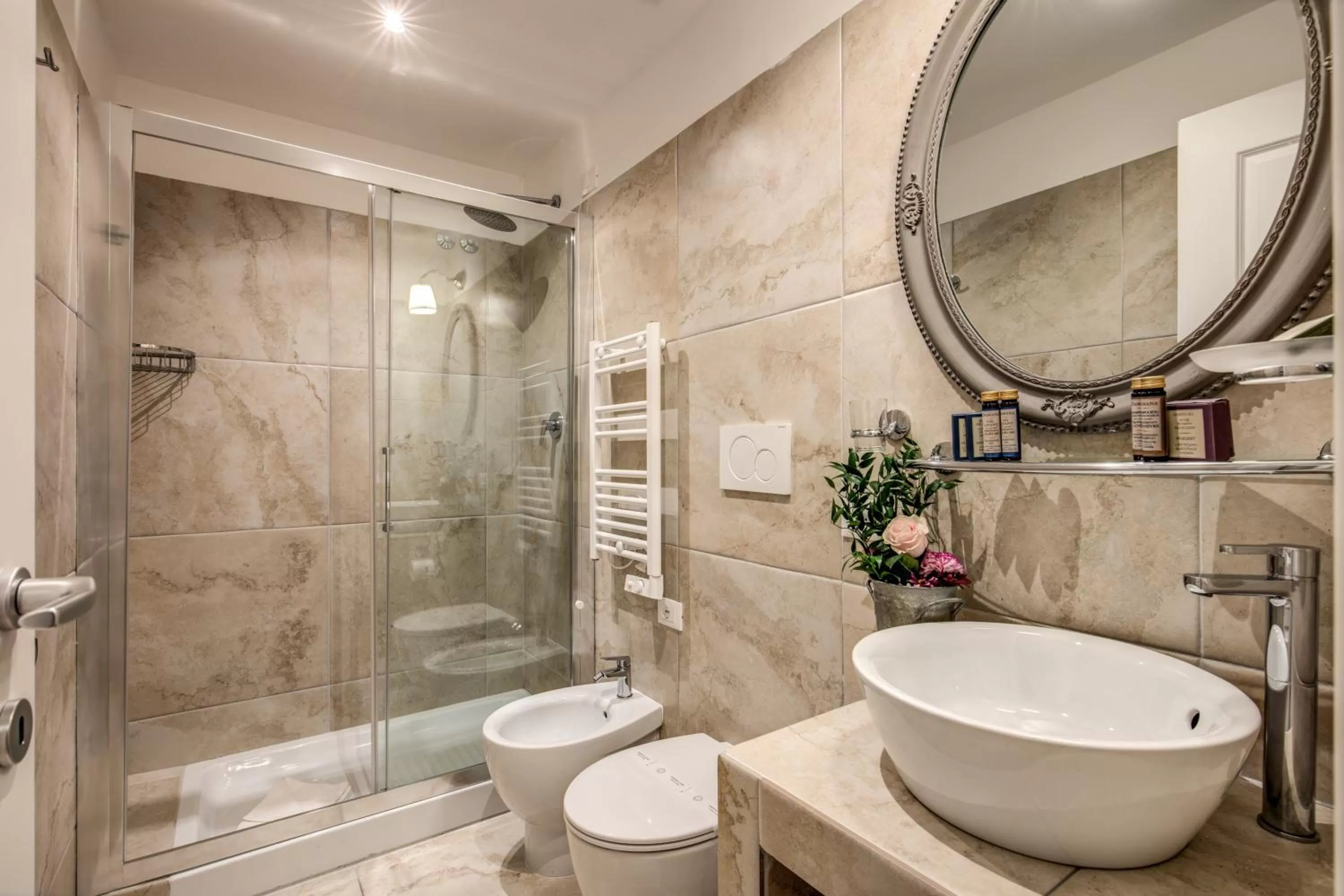 Bathroom in Tree Charme Parliament Boutique Hotel