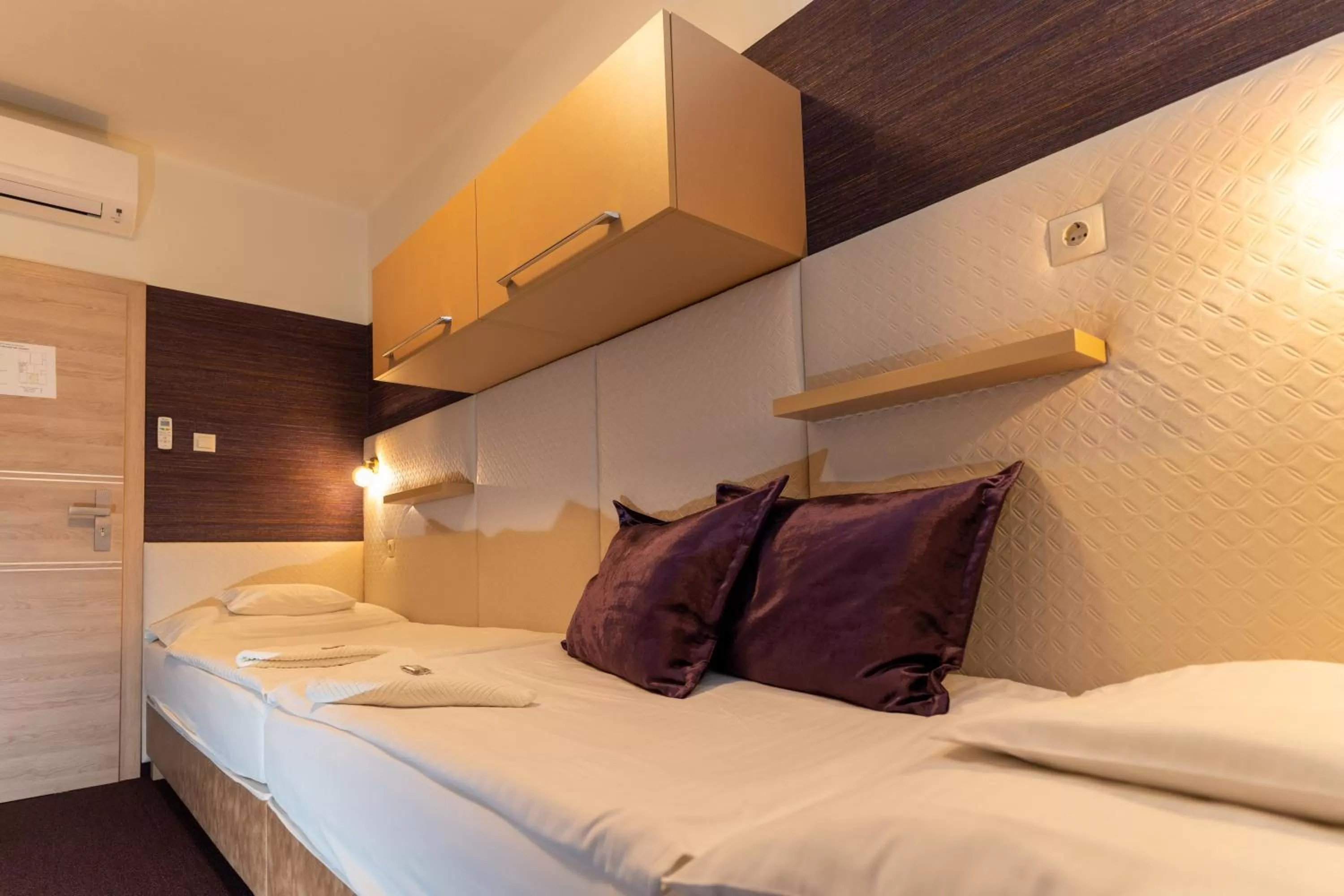 Photo of the whole room, Bed in Teátrum Boutique Hotel