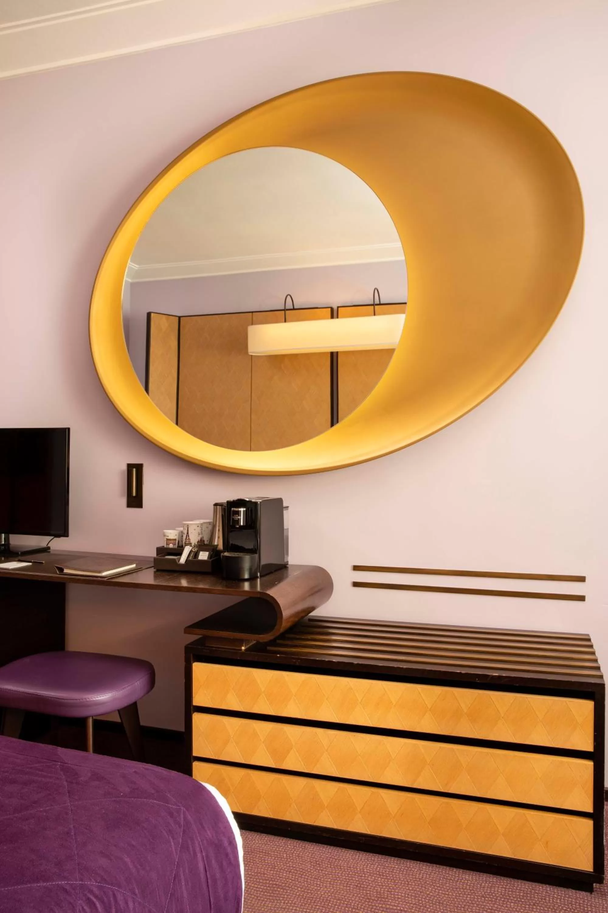 Coffee/tea facilities in Hotel Maison FL