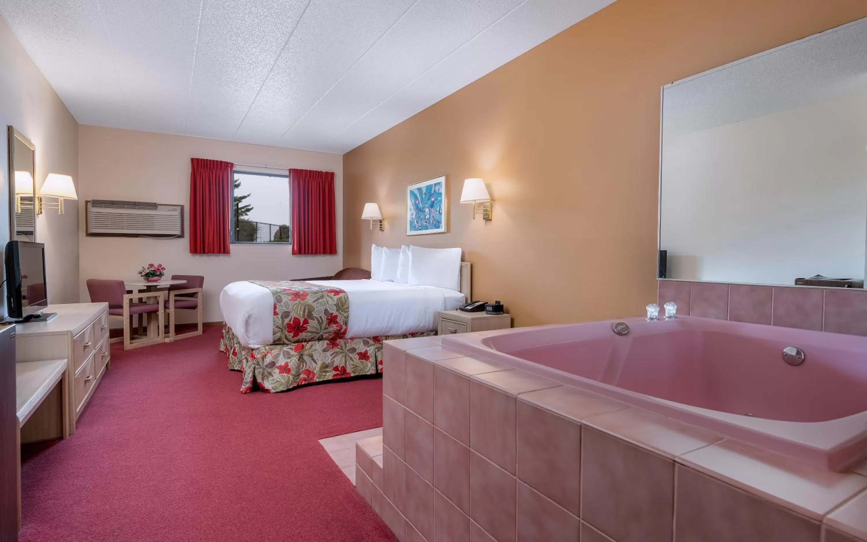 Jacuzzi King Room Garden View - Free Land Of Natura Waterpark Pass in Aloha Beach Resort