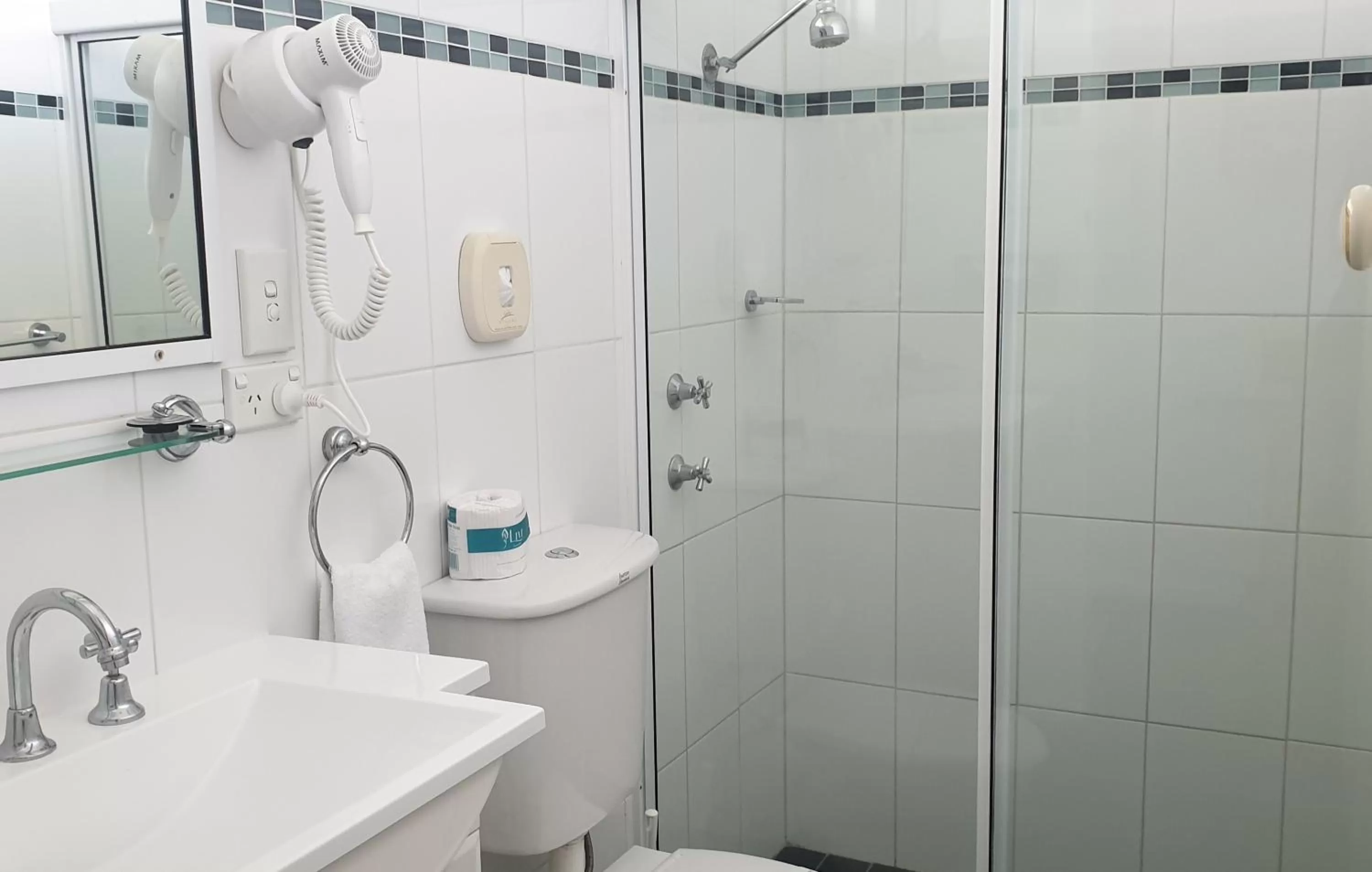 Shower in City Sider Motor Inn