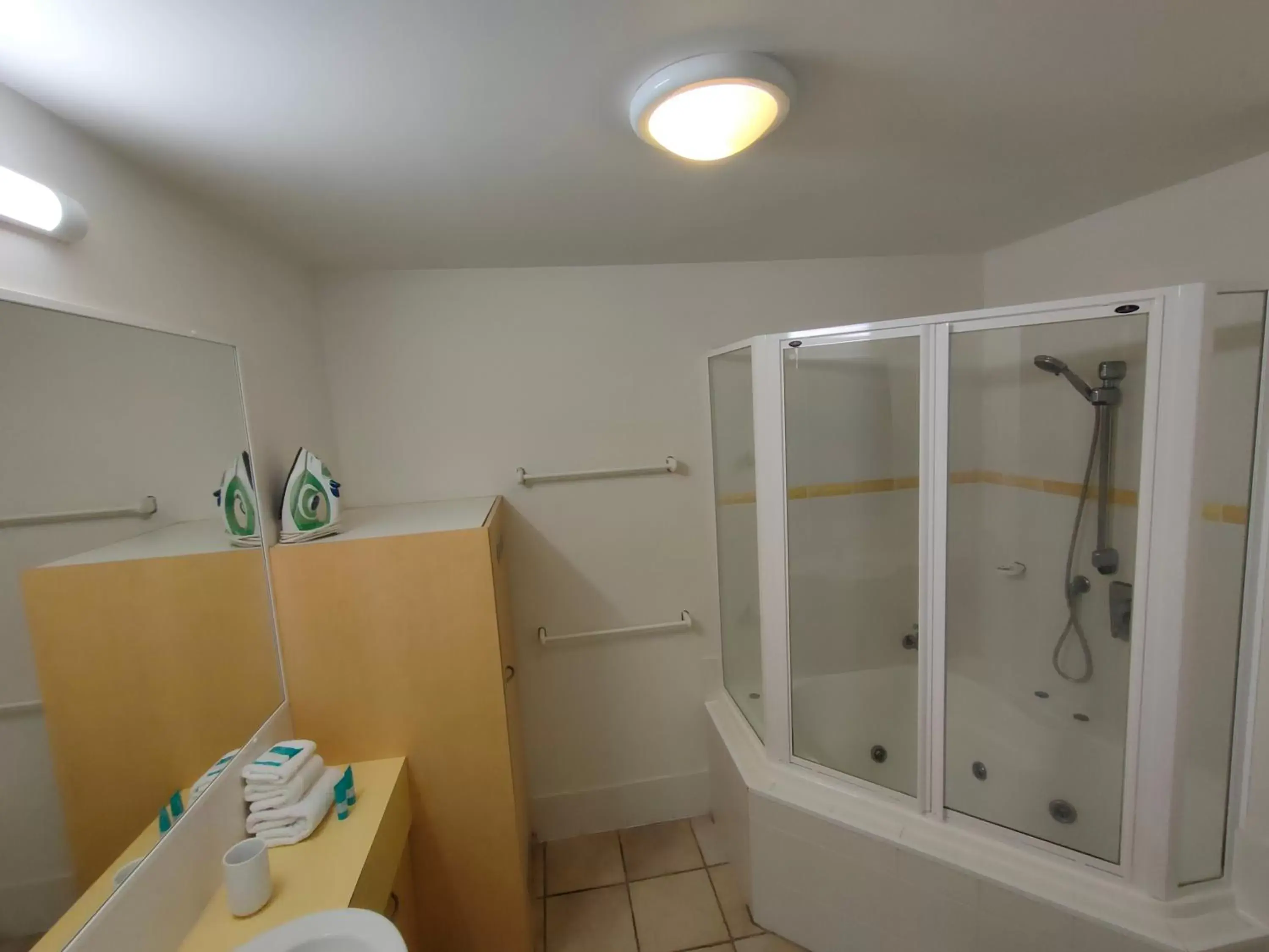 Two-Bedroom Apartment Dual Key in The Beach Retreat Coolum Two-Bedroom Apartment Dual Key in The Beach Retreat Coolum