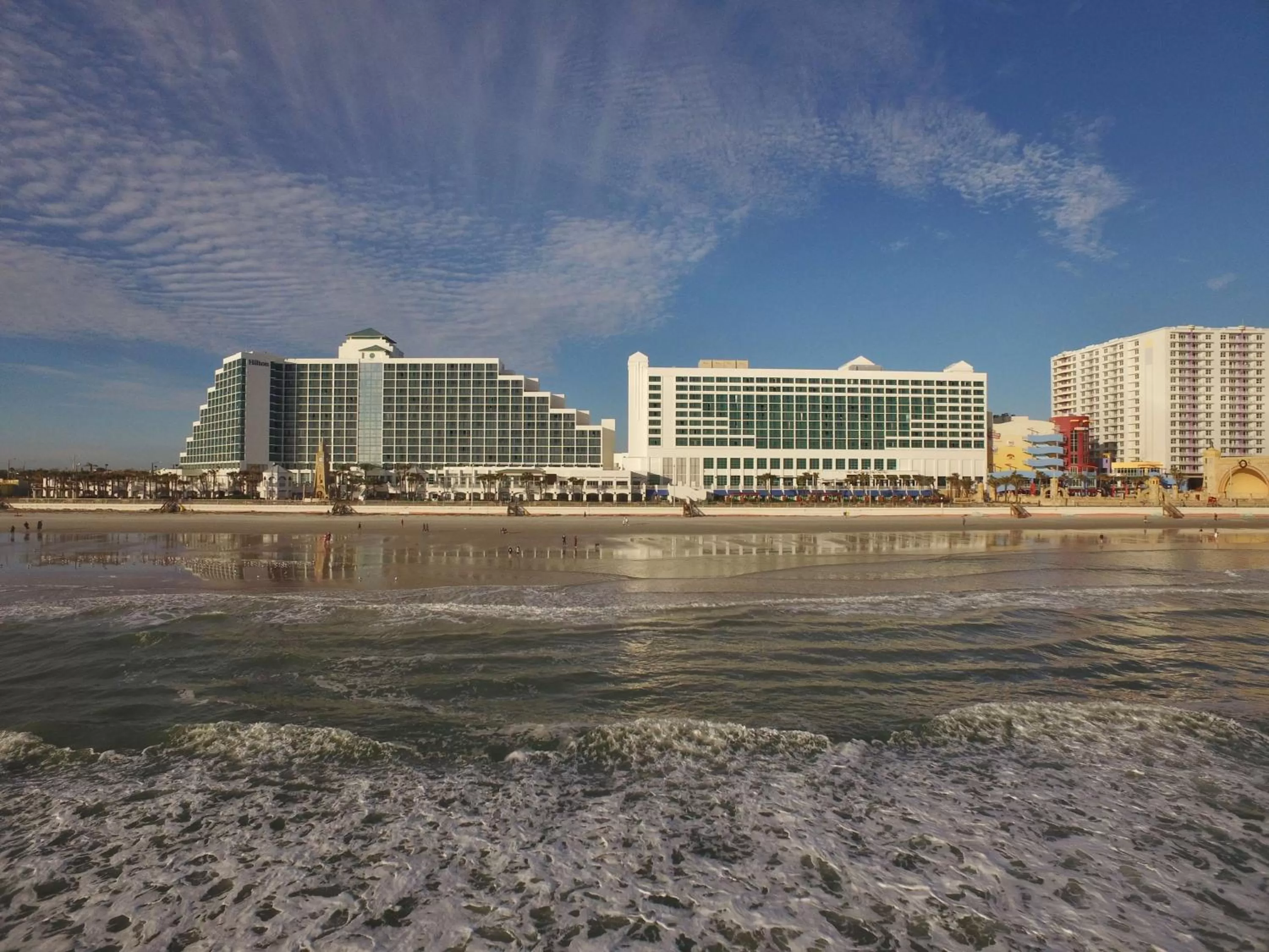 Property building in Hilton Daytona Beach Resort