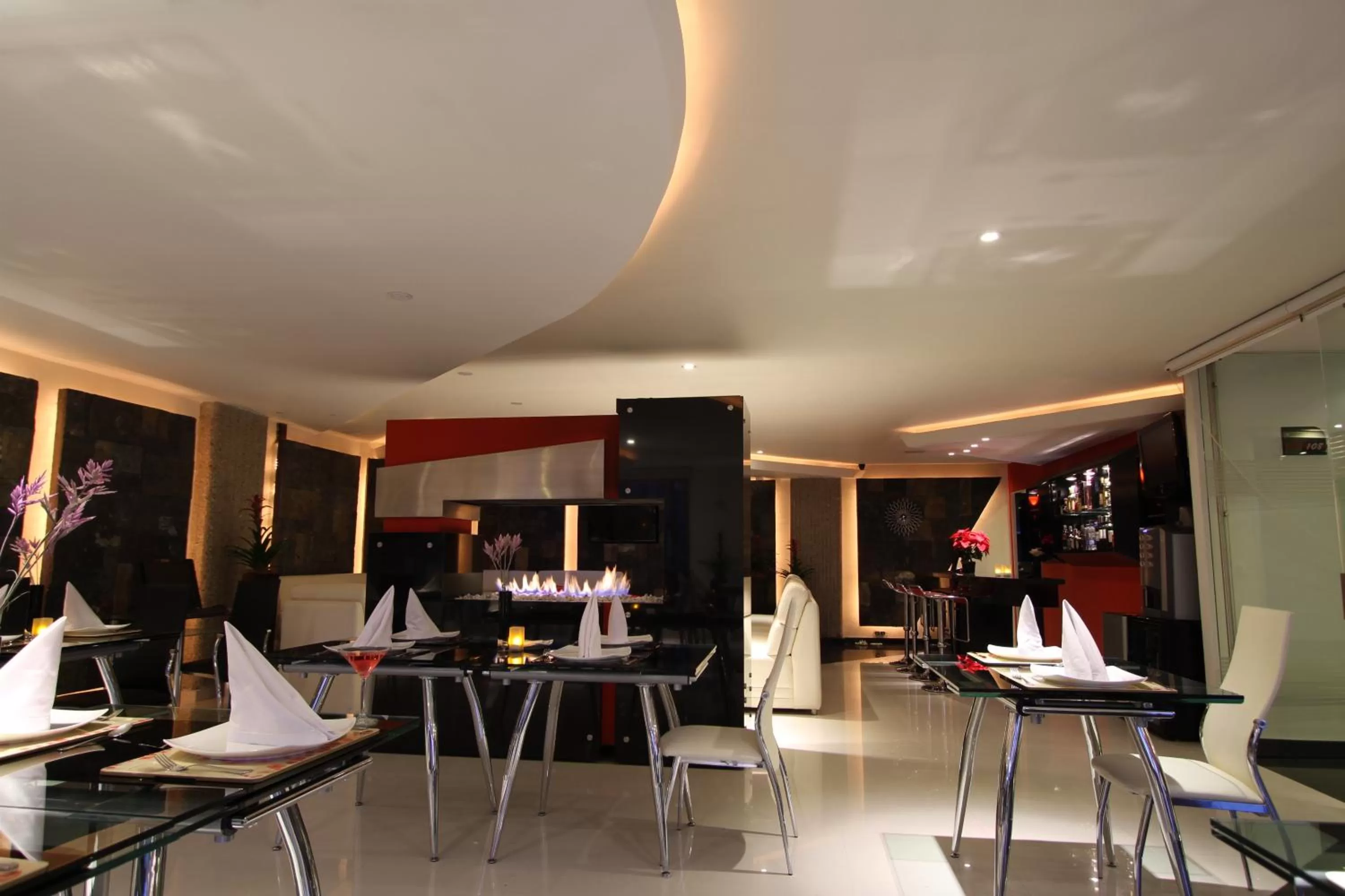 Banquet/Function facilities in Hotel Suites 108