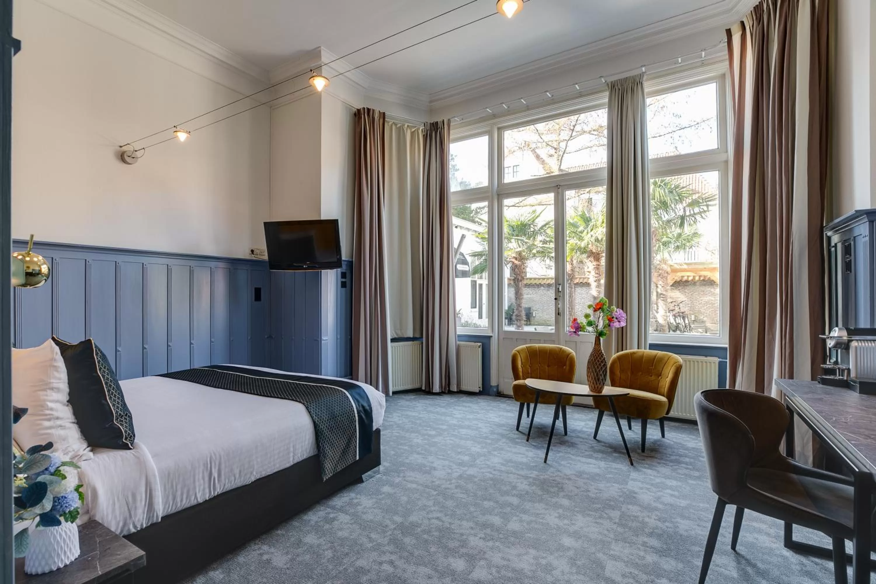 Photo of the whole room, Bed in Hotel Royal Bridges