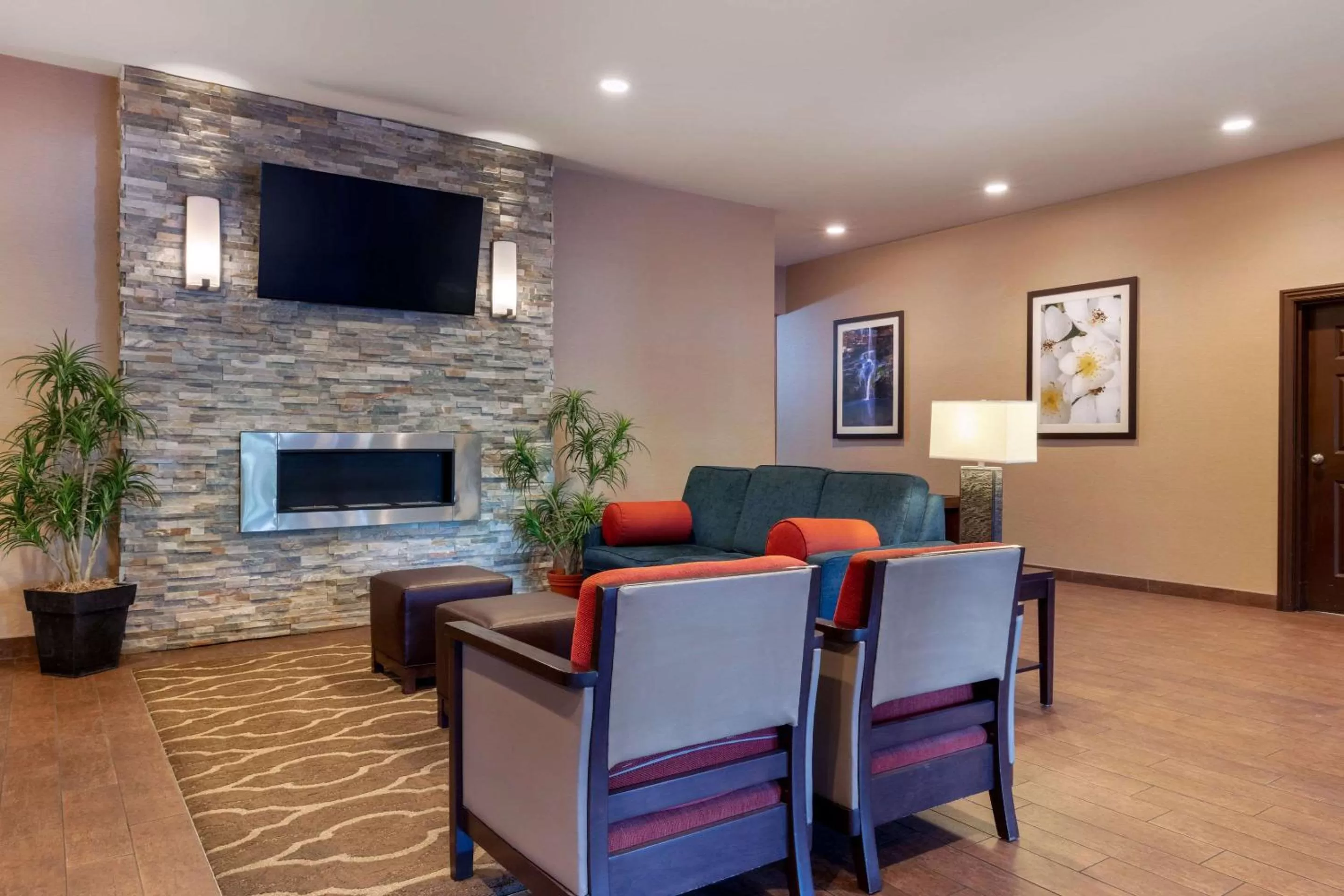 Lobby or reception in Comfort Inn & Suites Fayetteville-University Area