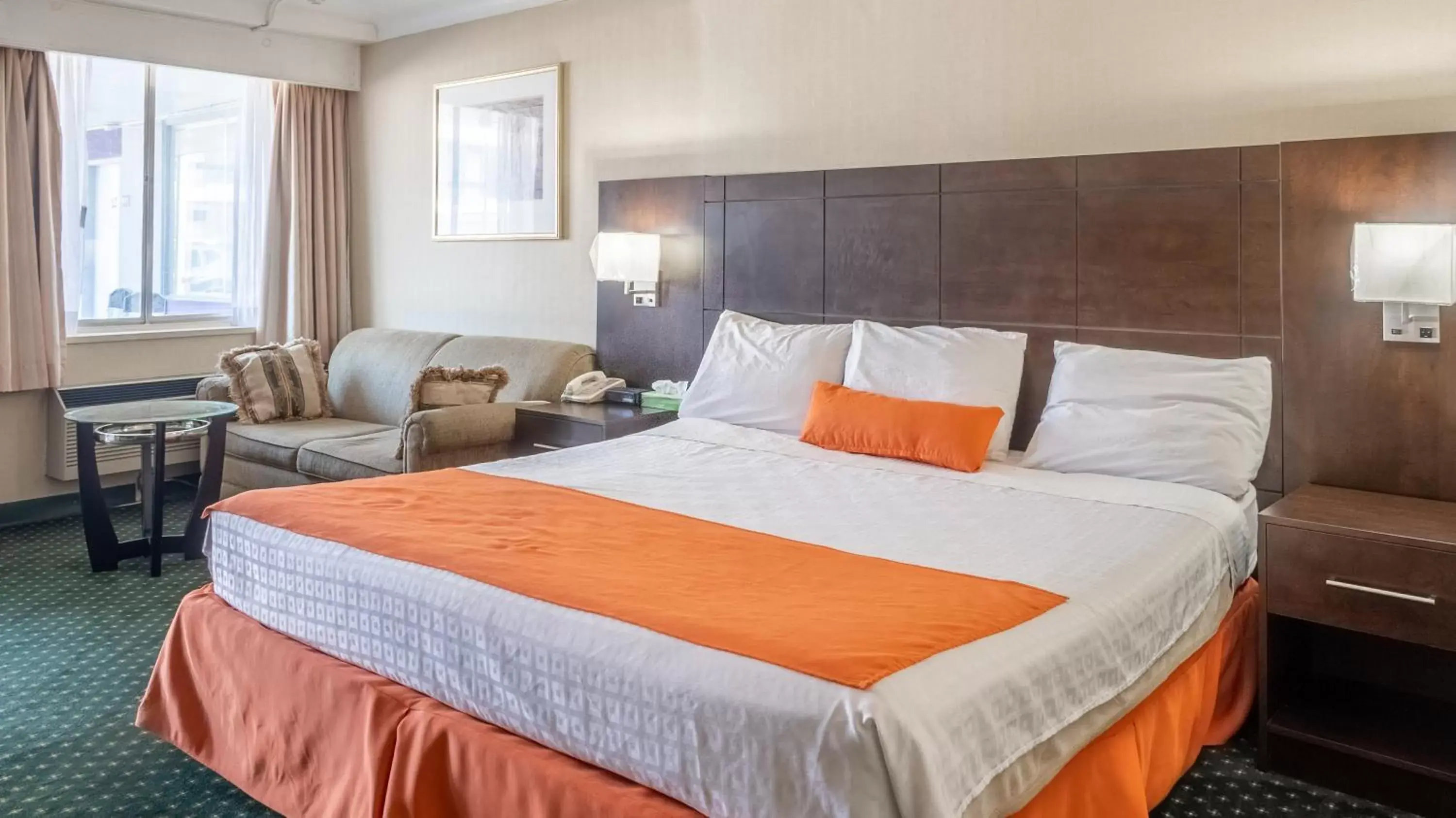 King Room - Non-Smoking in Knights Inn North Bay King Room - Non-Smoking in Knights Inn North Bay