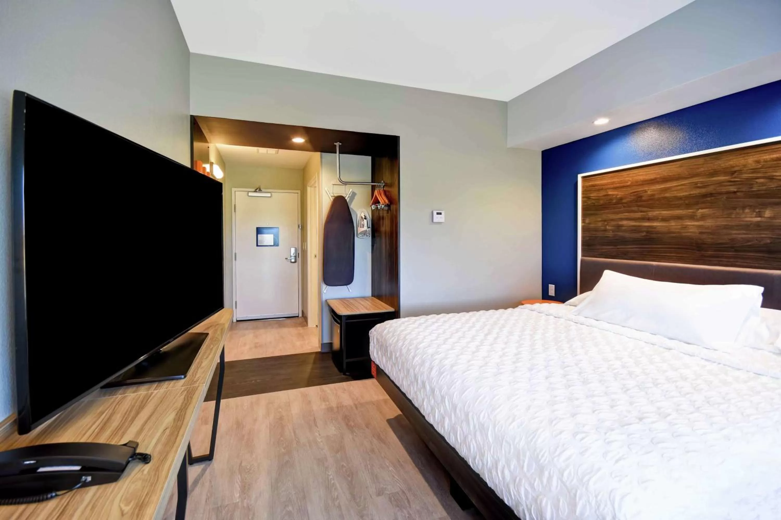 Bedroom, Bed in Tru By Hilton North Platte