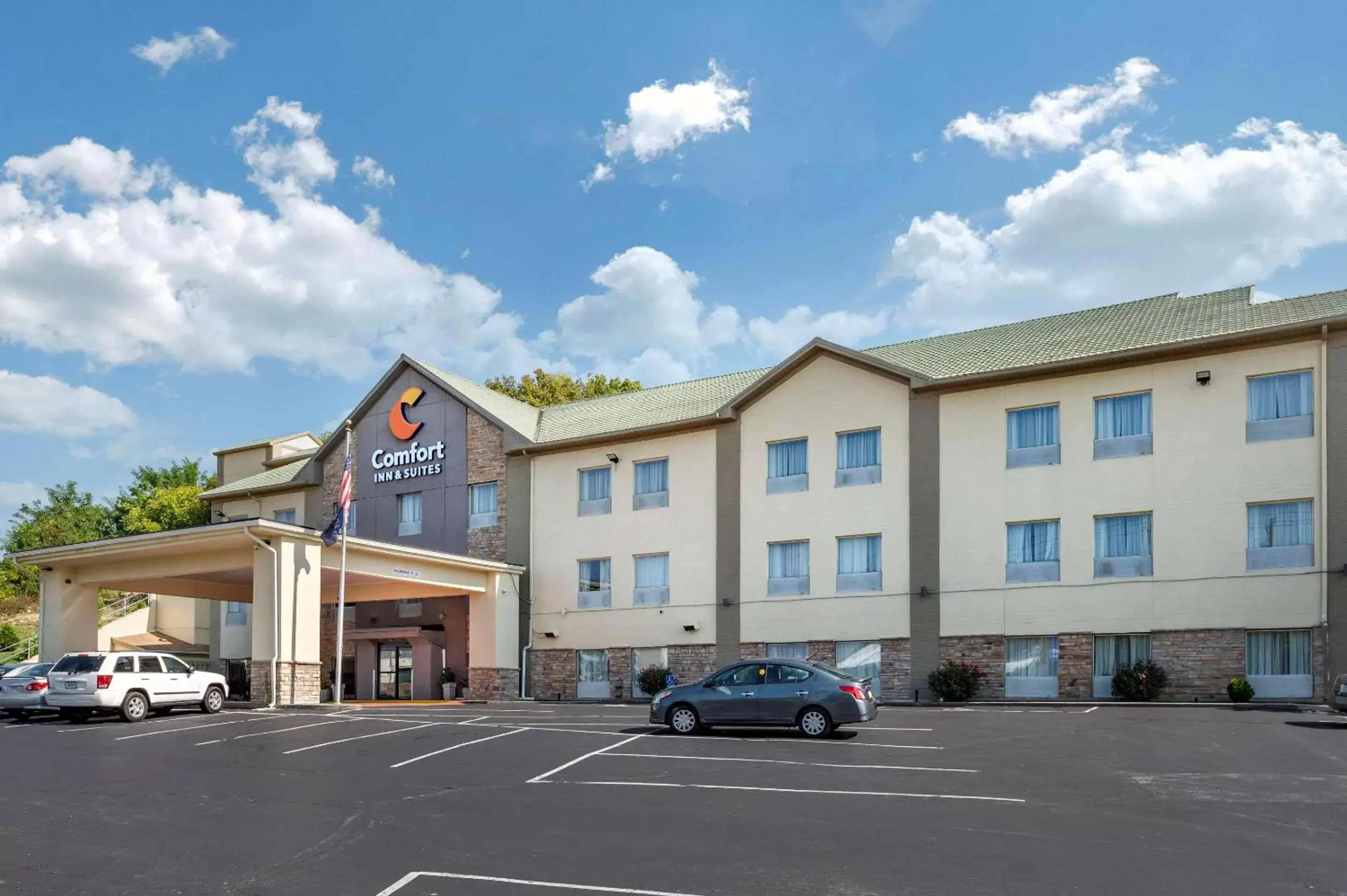 Comfort Inn & Suites Cincinnati Uptown Clifton Comfort Inn & Suites Cincinnati Uptown Clifton