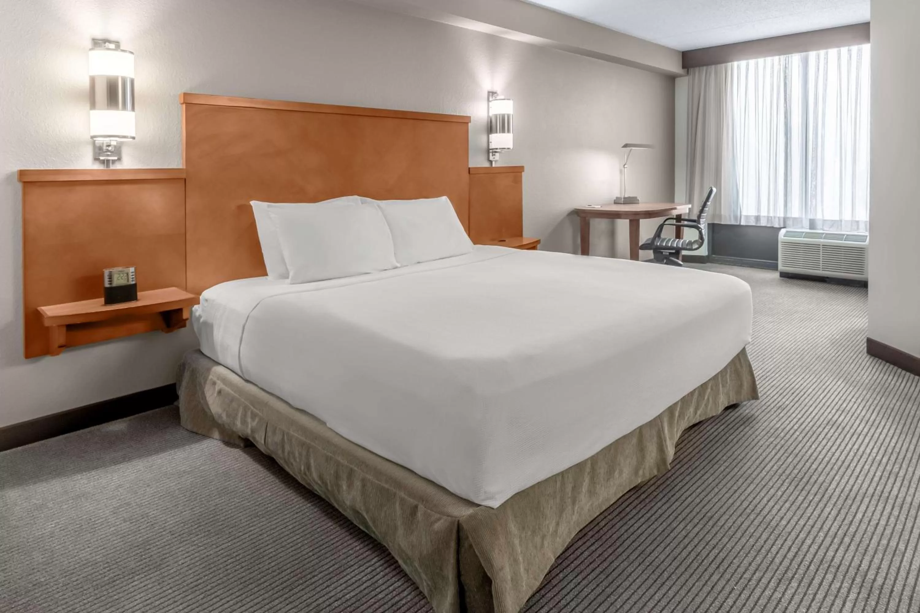 Photo of the whole room, Bed in Hyatt Place Charlotte Airport Billy Graham Parkway