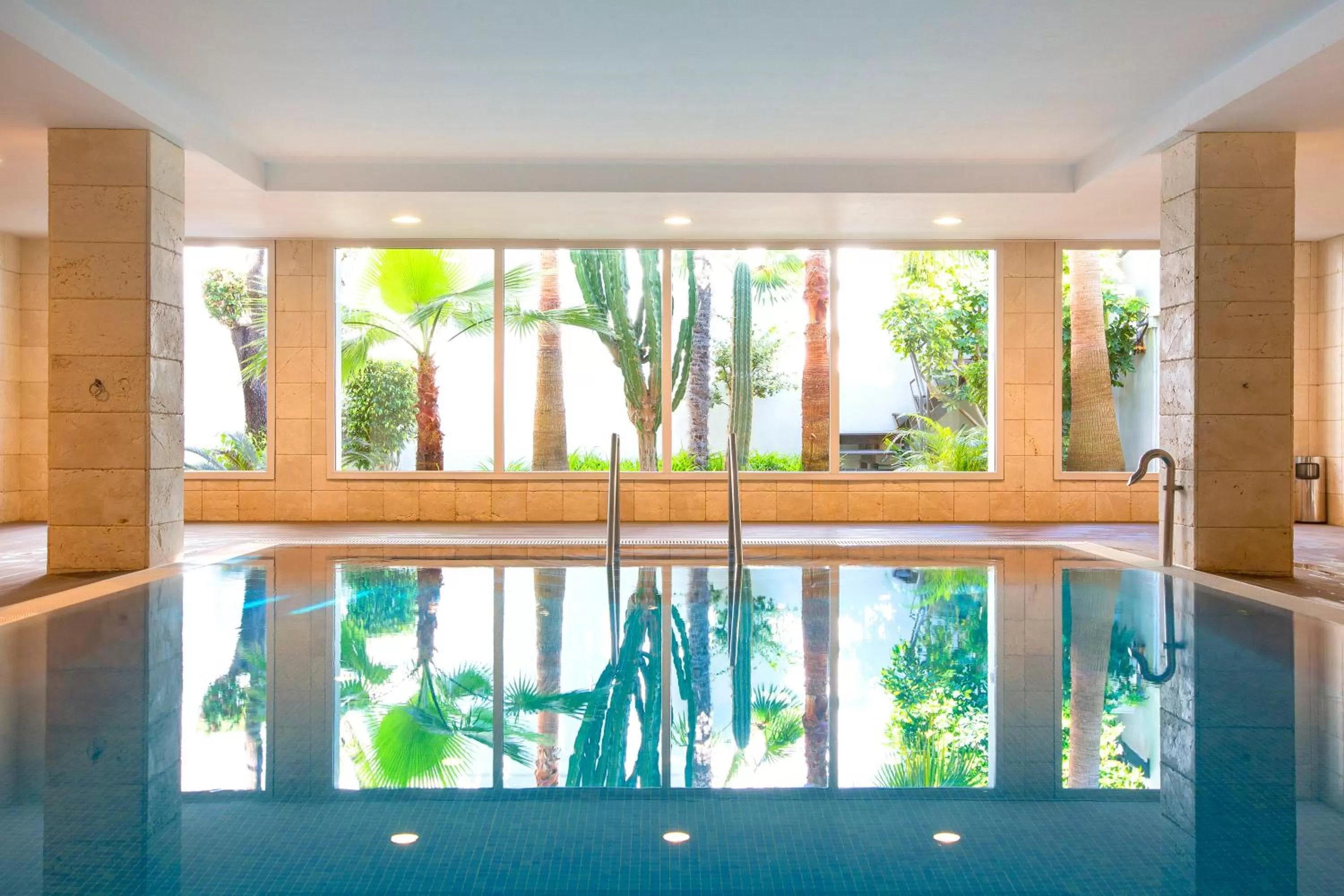 Swimming pool in Hipotels Hipocampo Playa