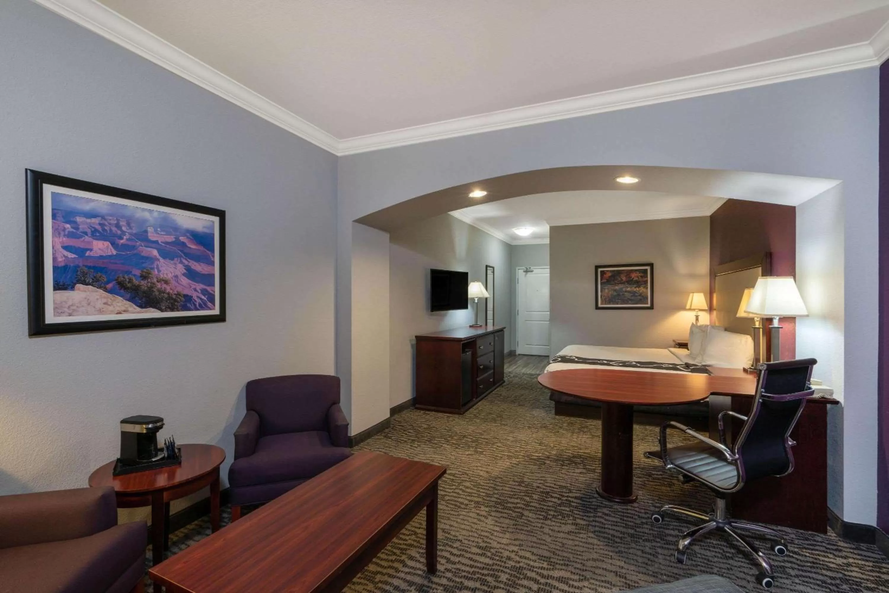 Photo of the whole room in La Quinta Inn & Suites by Wyndham Loveland Estes Park