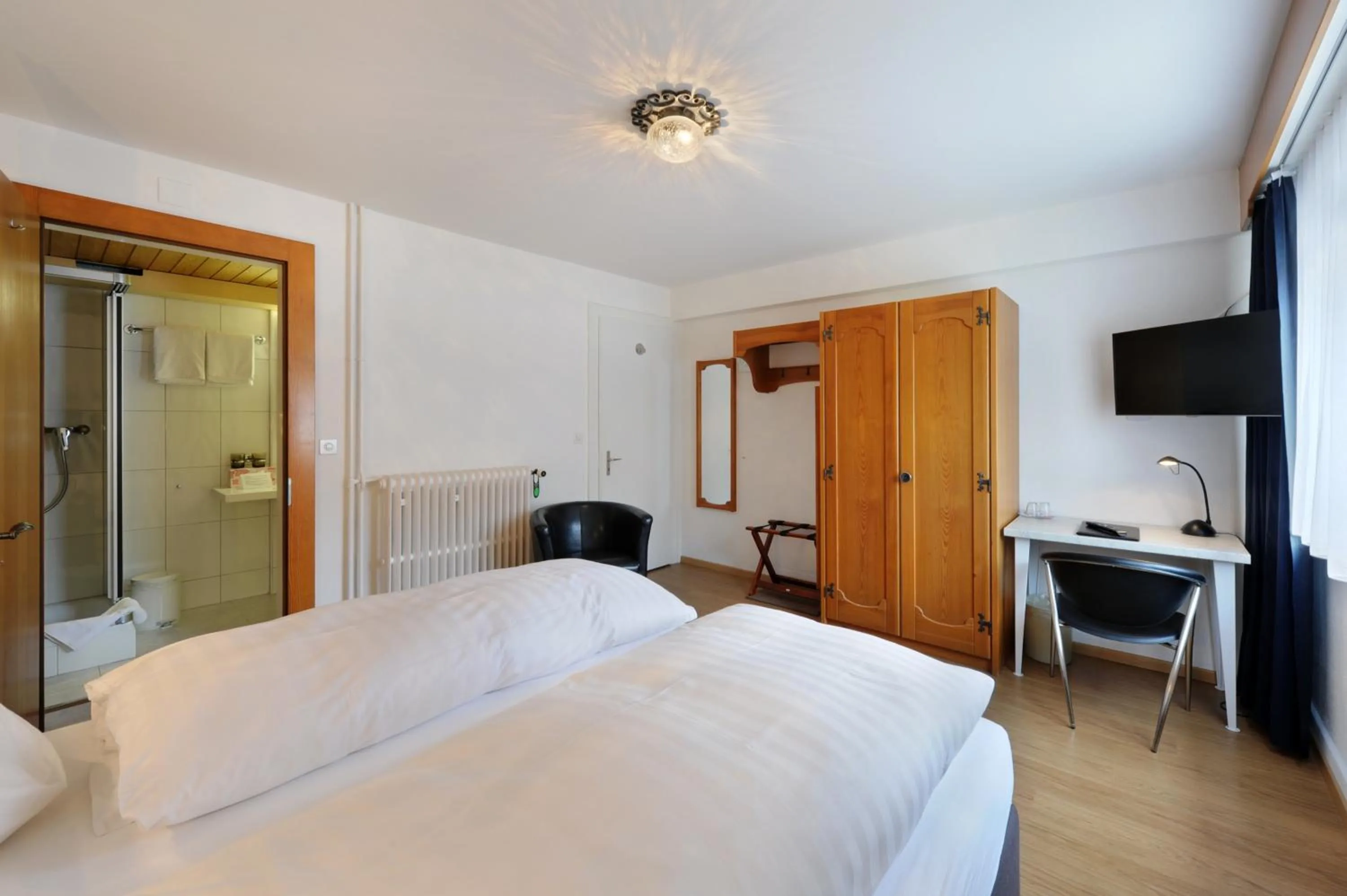 Bedroom, Bed in Hotel Dischma