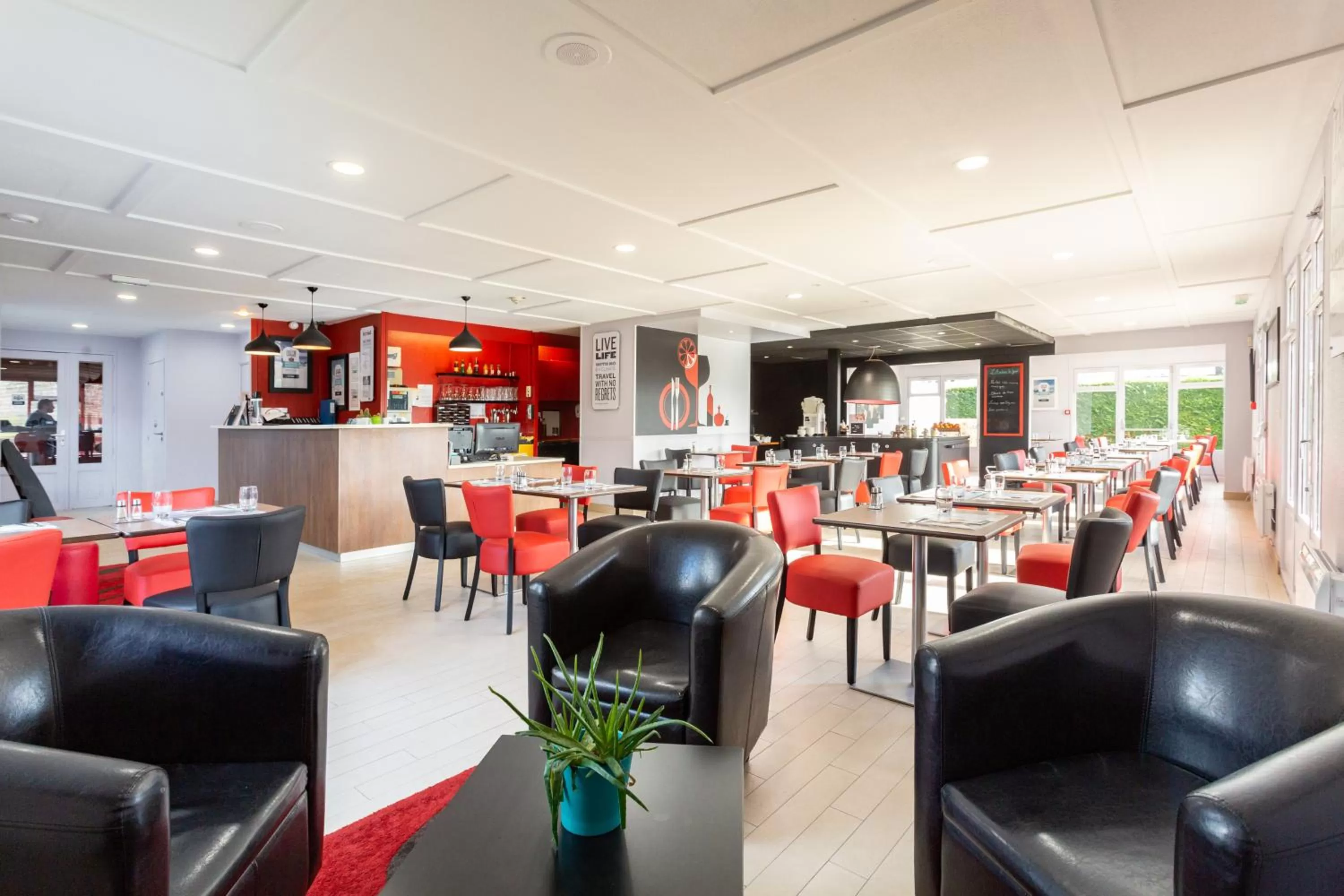 Restaurant/places to eat in KYRIAD Issoudun