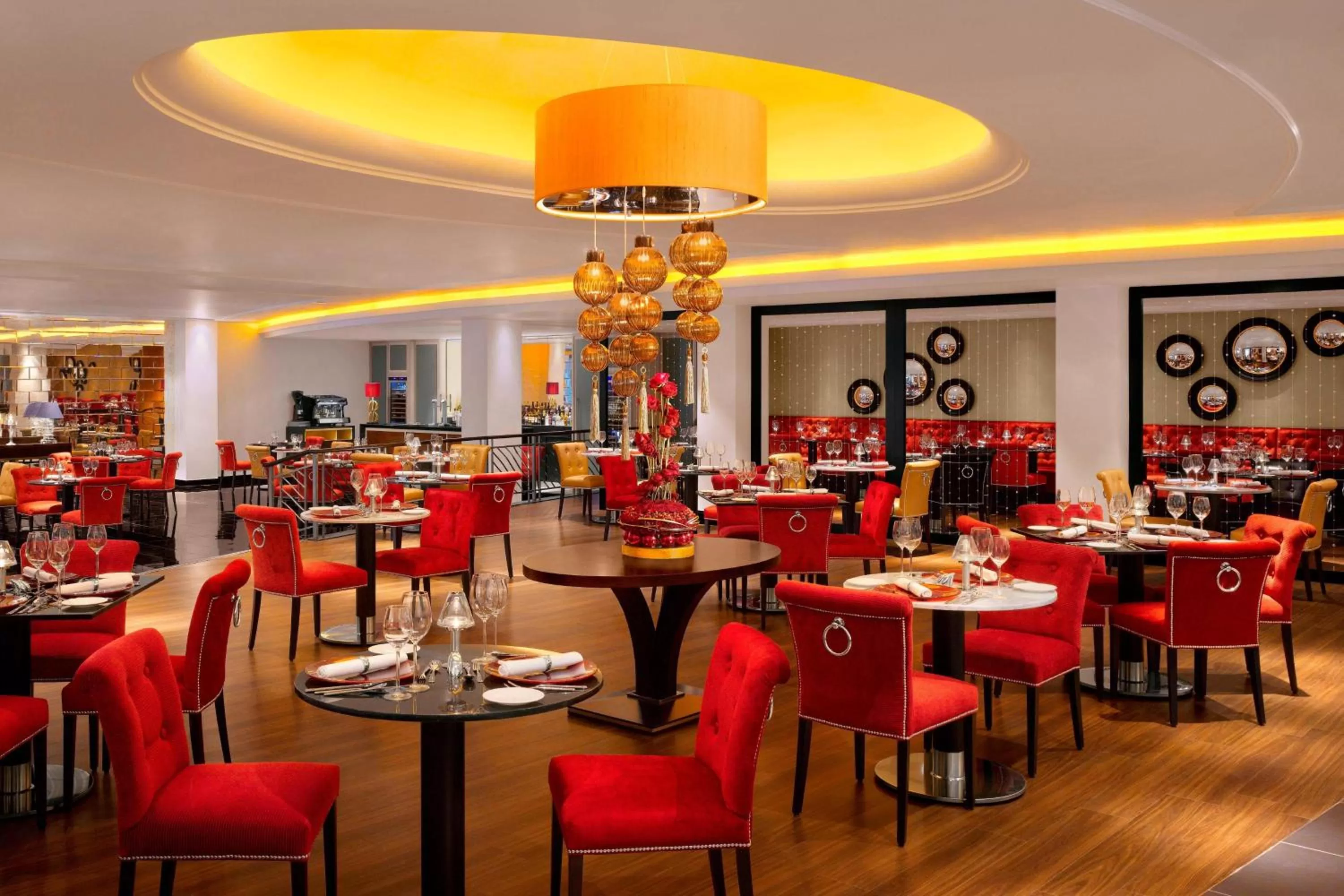 Restaurant/places to eat in Sheraton Skyline Hotel London Heathrow