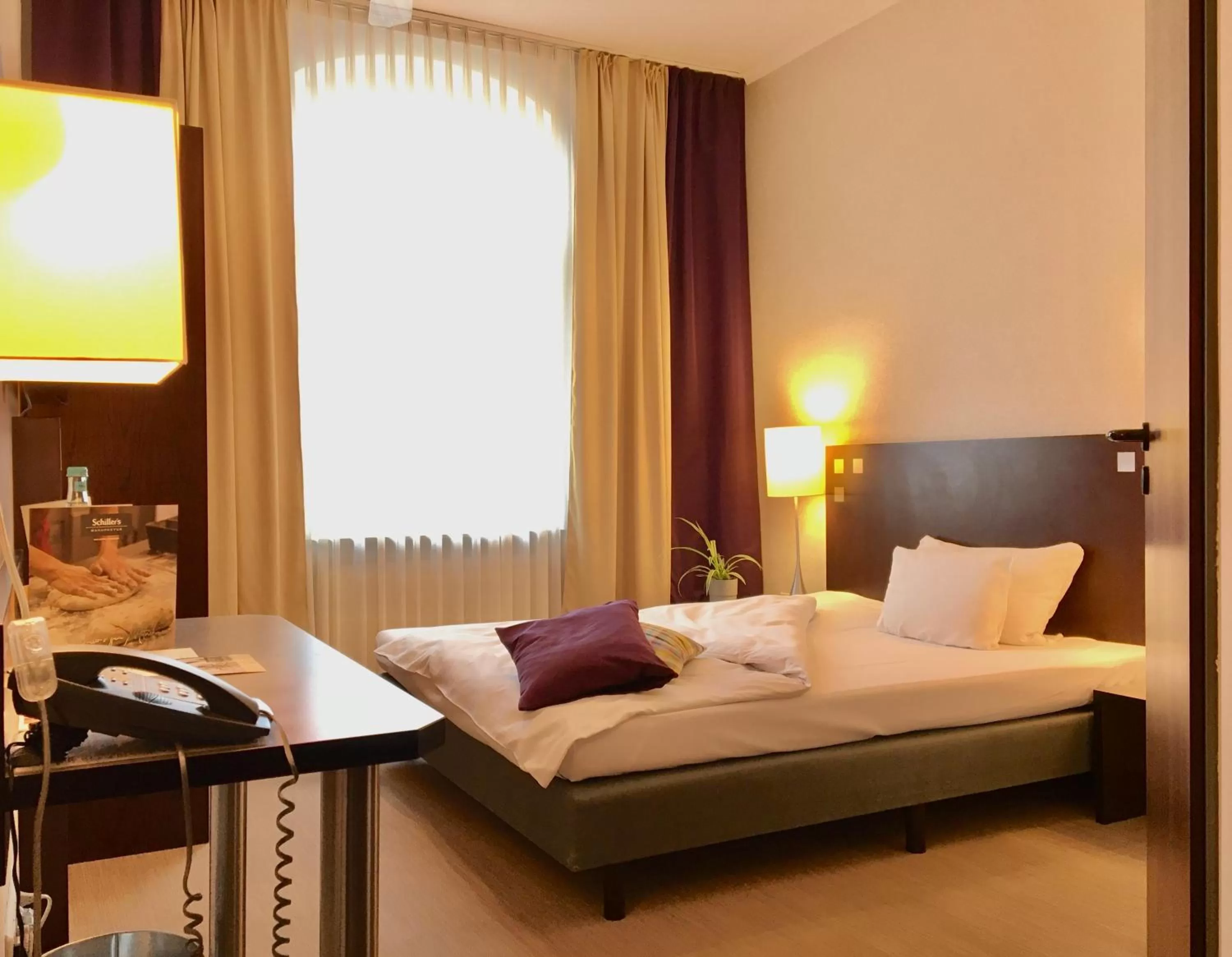 Photo of the whole room, Bed in Hotel Stein - Schiller's Manufaktur