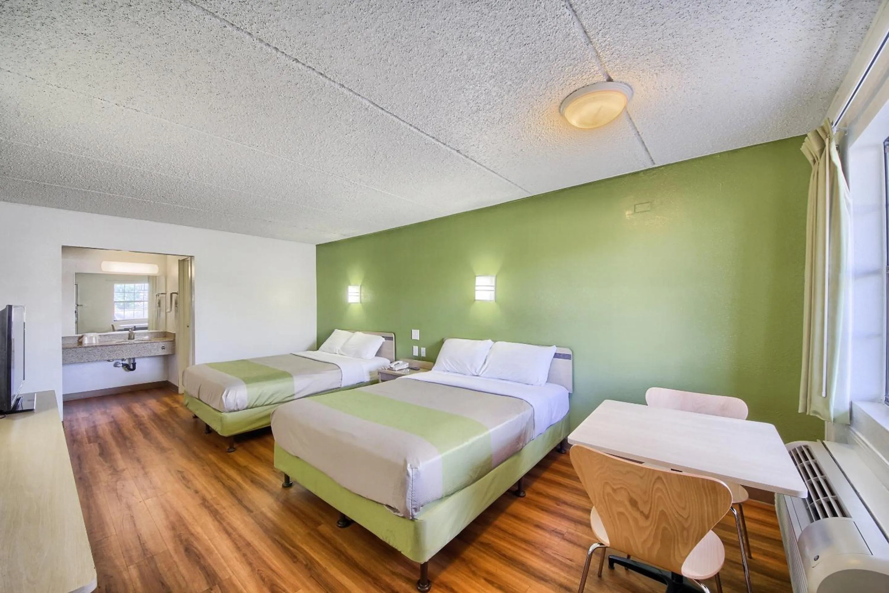 TV and multimedia, Bed in Motel 6-San Antonio, TX - Northwest Medical Center